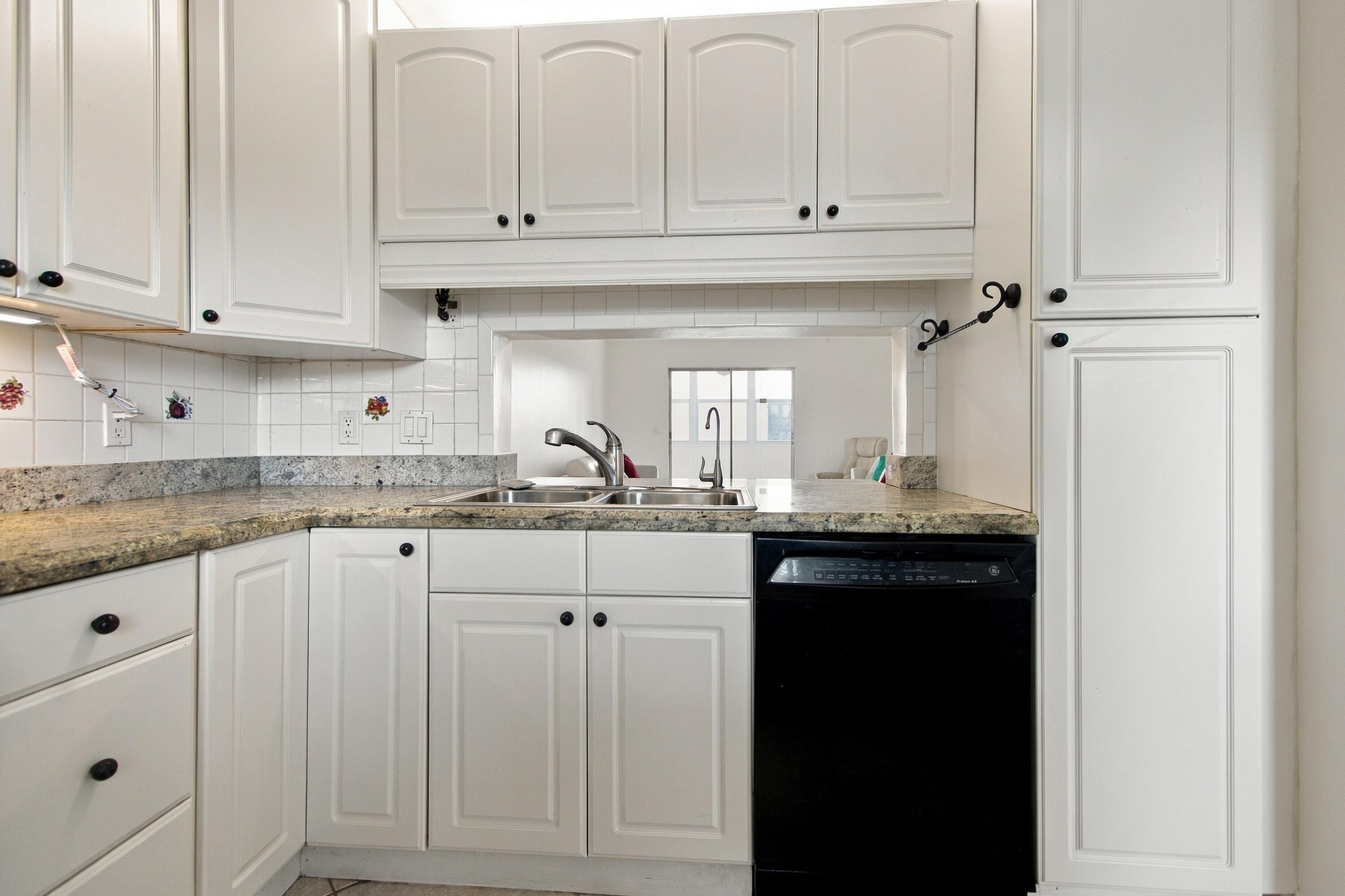 300 NE 26th Avenue 2100