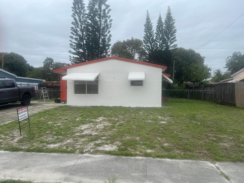 Photo of 1410 N 69th Avenue, Hollywood, FL 33024 (MLS # B26008260)