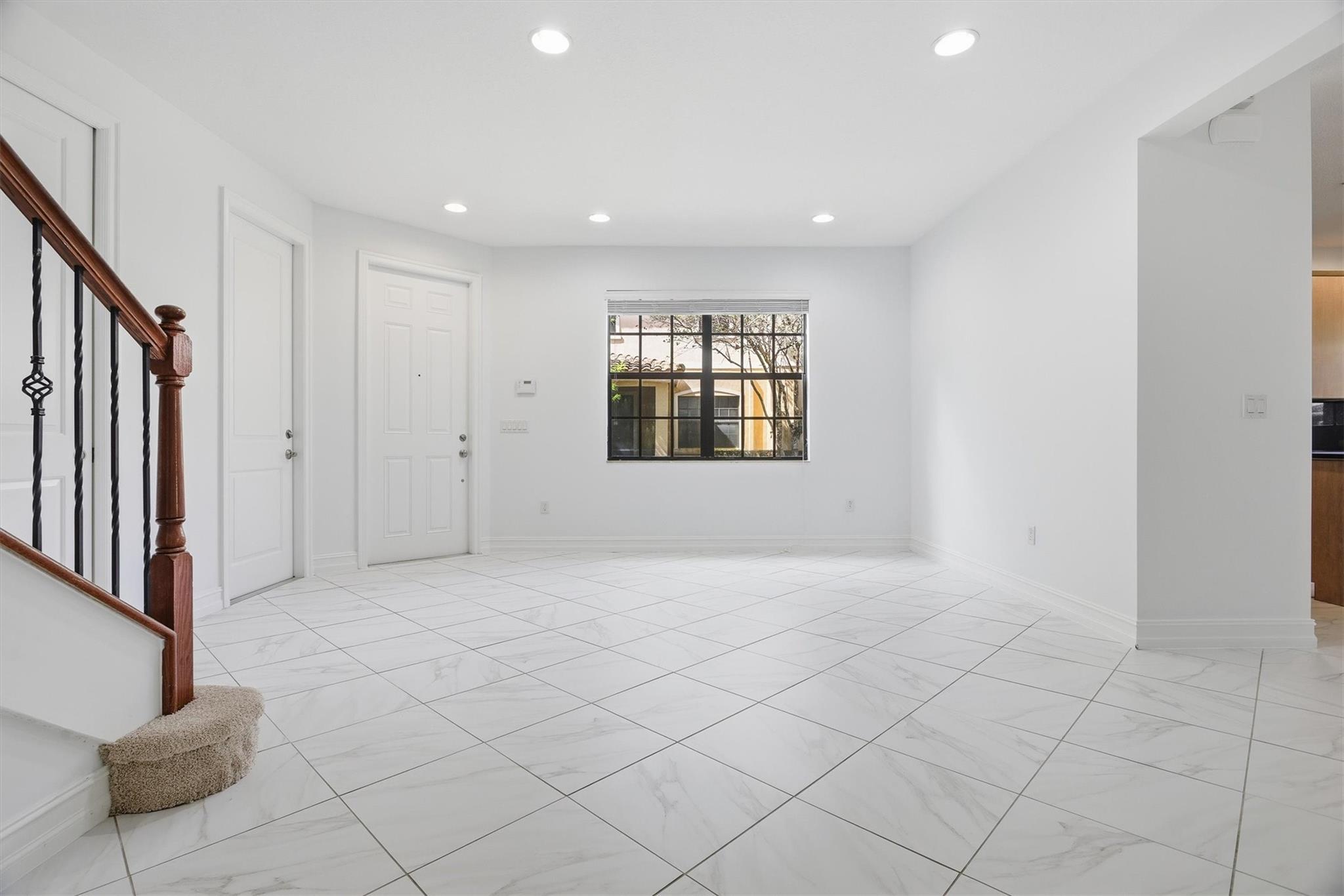 RIVERWALK @ LAGO MAR - Residential Lease