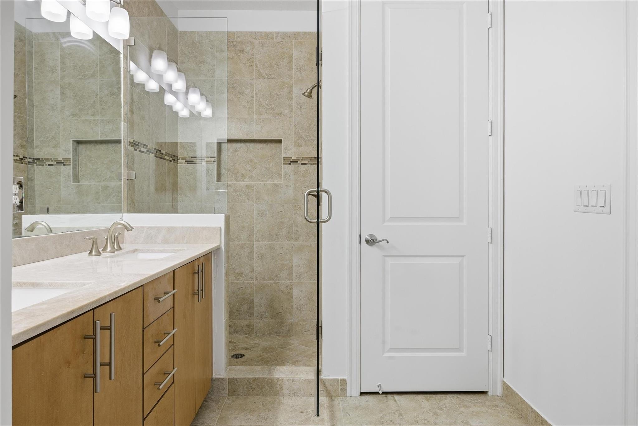 RIVERWALK @ LAGO MAR - Residential Lease