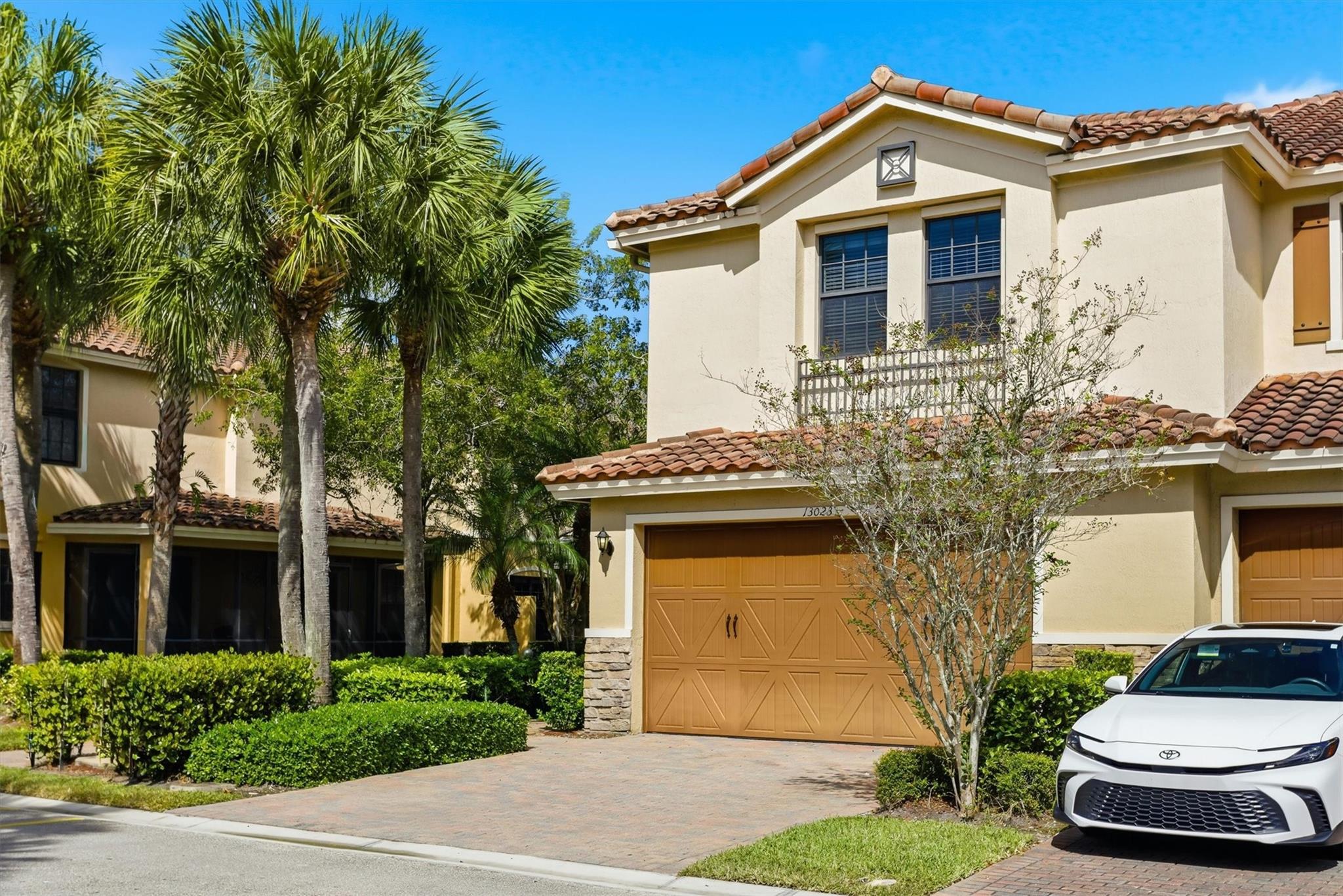 RIVERWALK @ LAGO MAR - Residential Lease