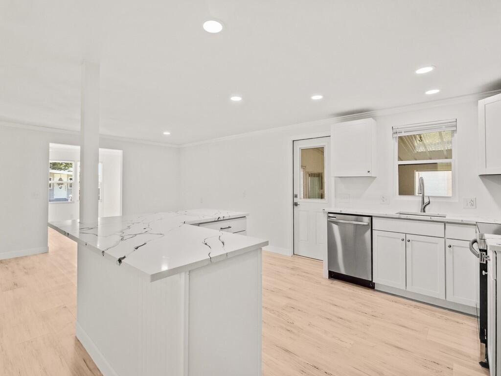 Pinelake Village - Residential