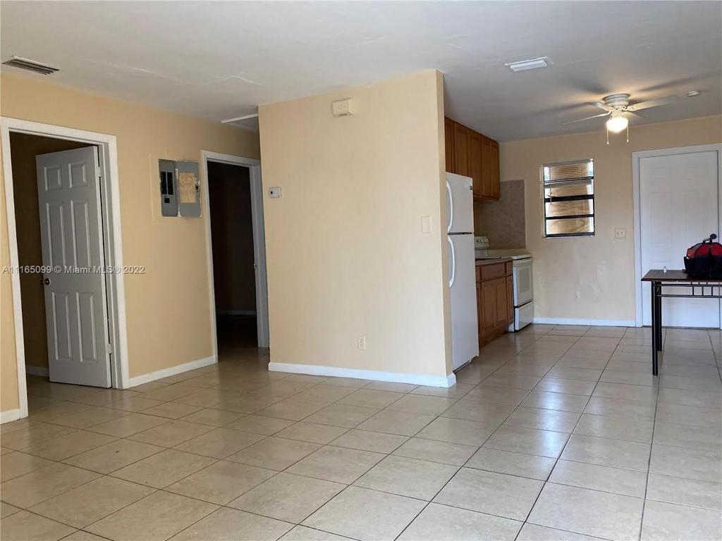 CHERRY HILLS - Residential Lease