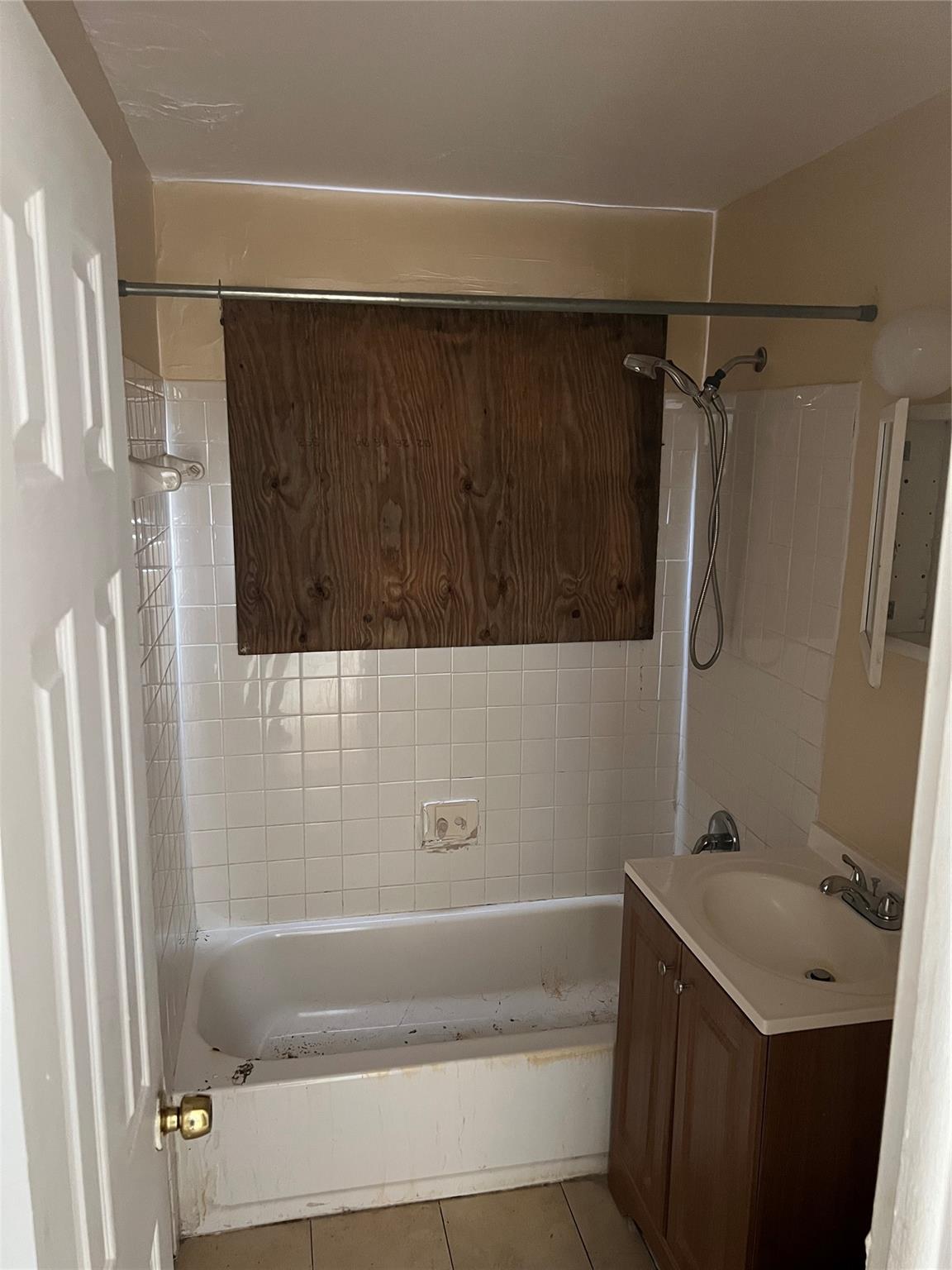CHERRY HILLS - Residential Lease