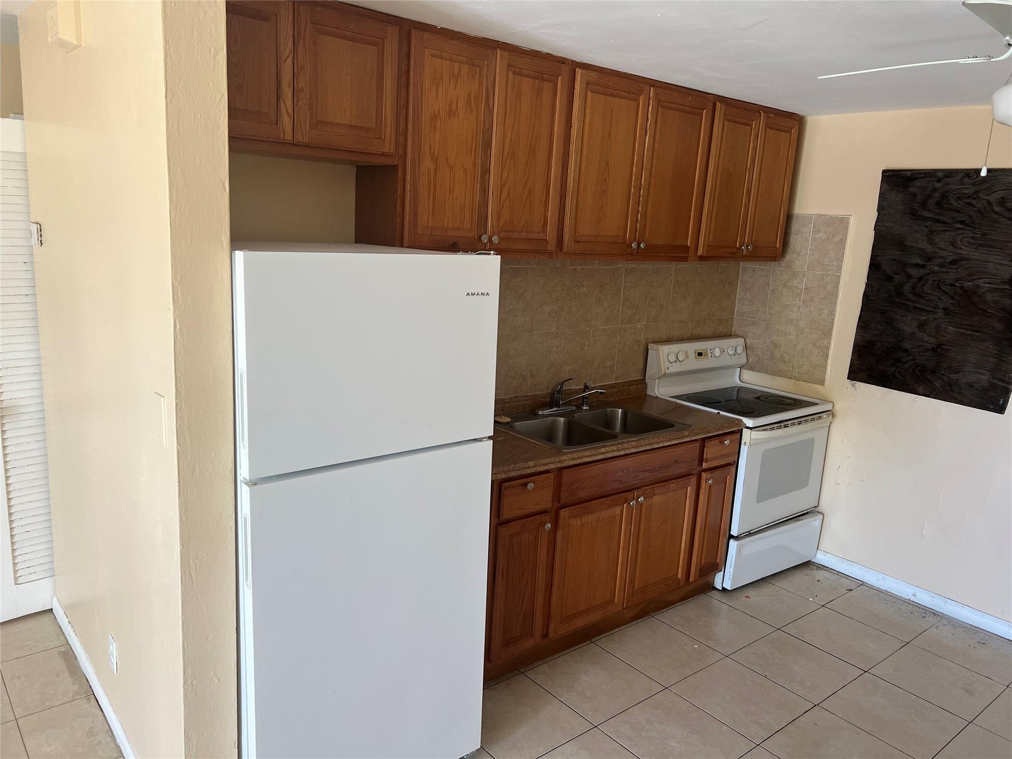 CHERRY HILLS - Residential Lease