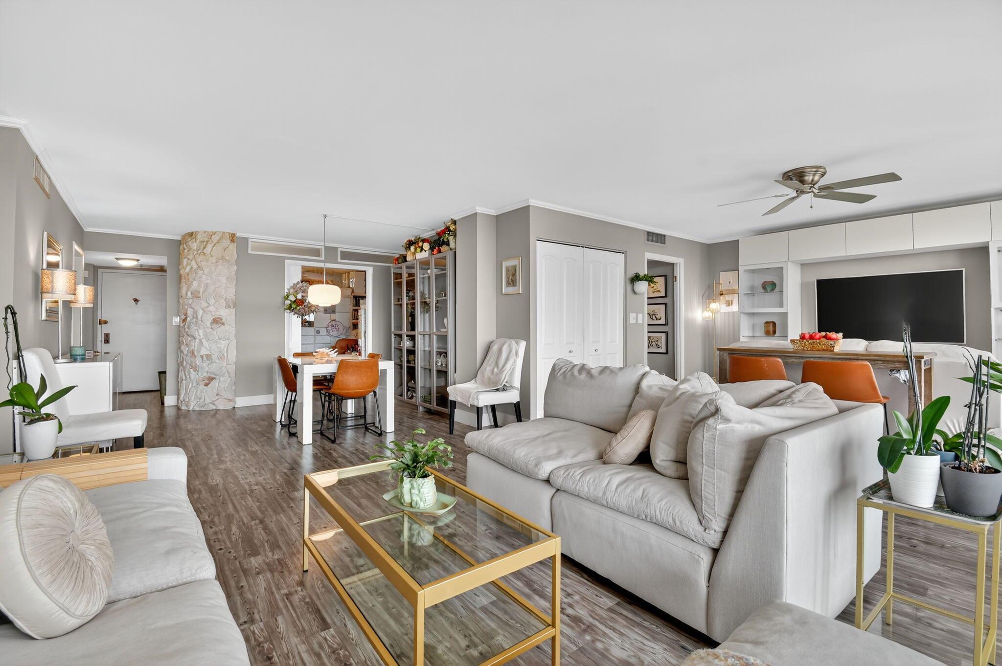 2816 N 46th Avenue J682