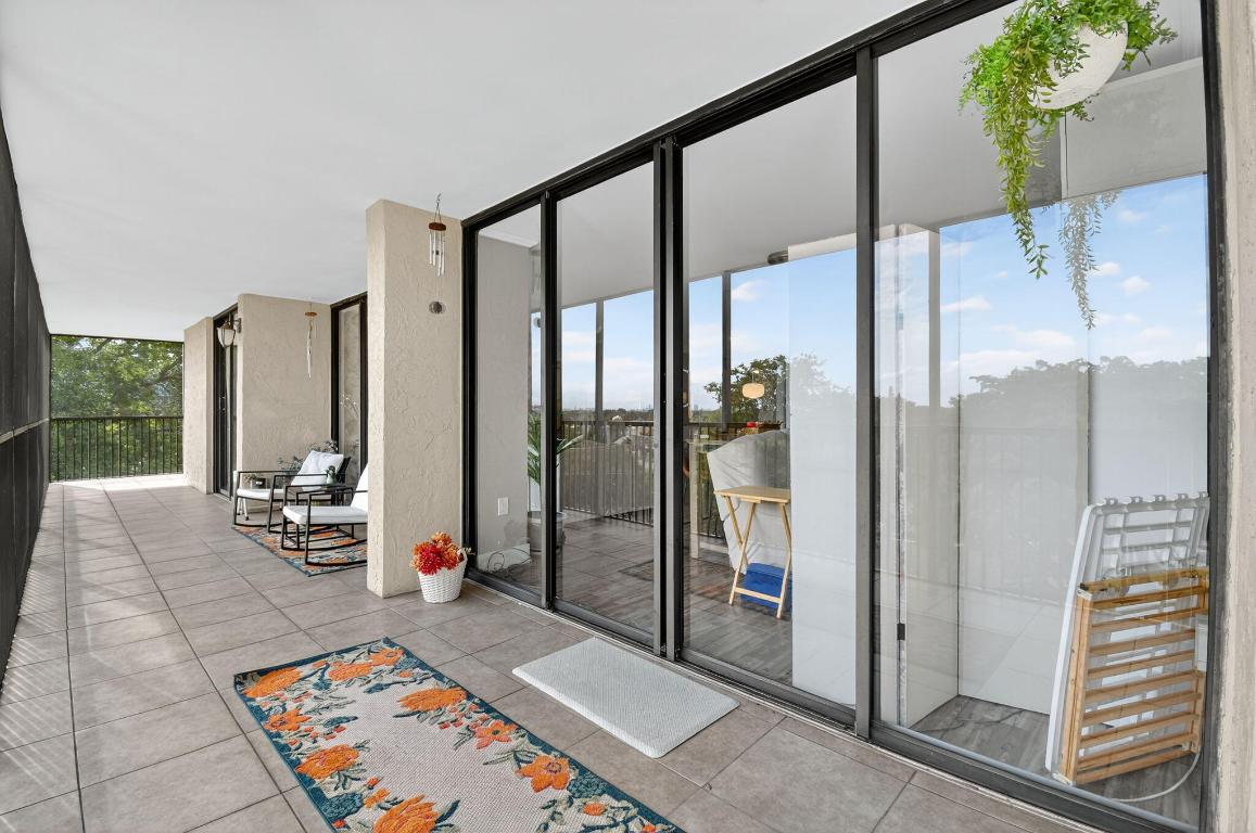 2816 N 46th Avenue J682