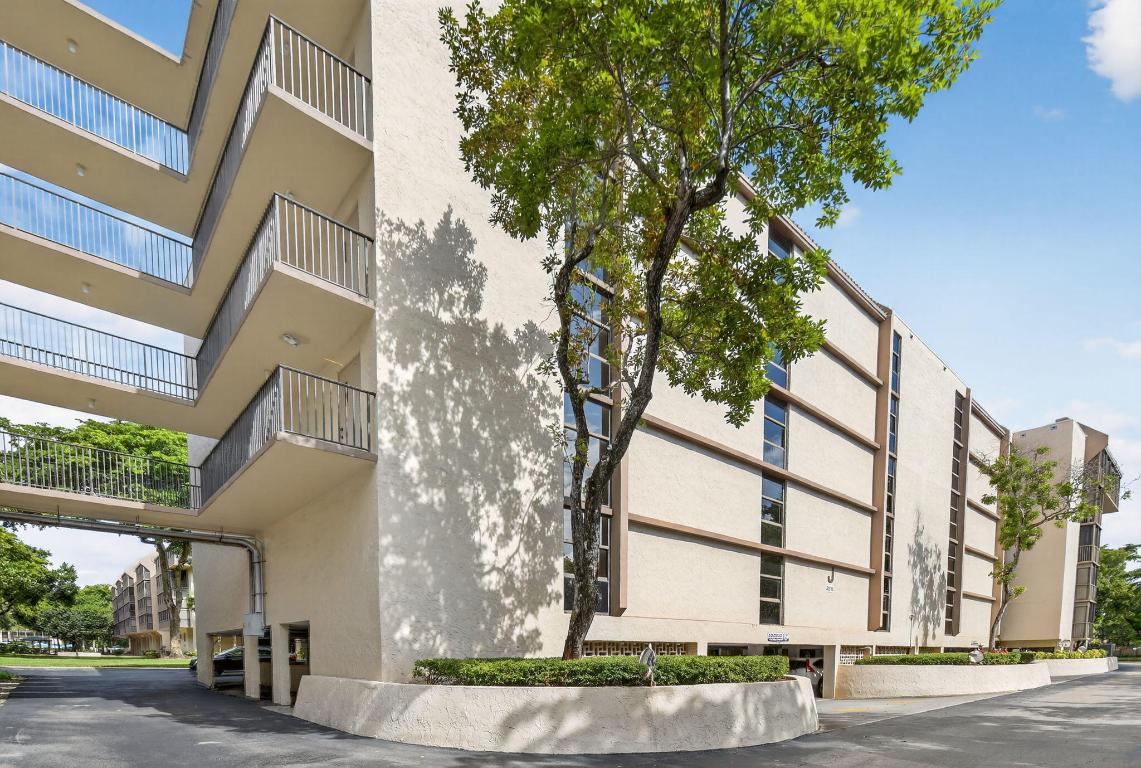 2816 N 46th Avenue J682