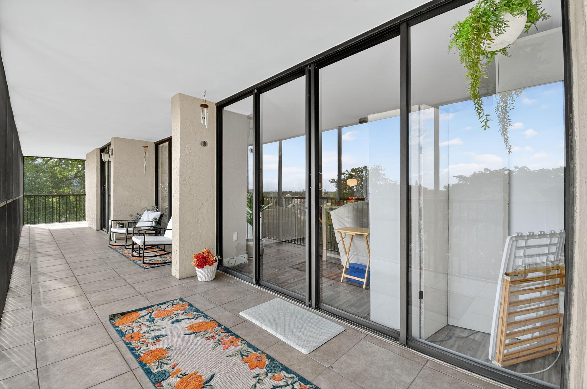 2816 N 46th Avenue J682