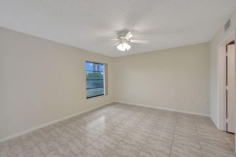 Condominium in Delray Beach FL 6093 Pointe Regal Circle Cir 14.jpg