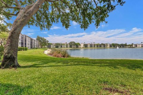 Condominium in Delray Beach FL 6093 Pointe Regal Circle Cir 21.jpg