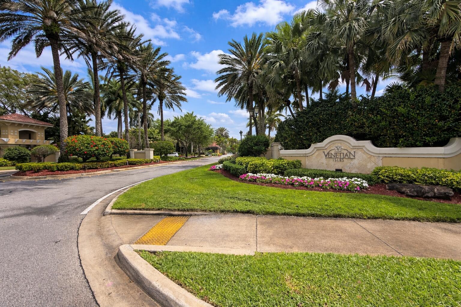 WEST SHORE - Residential