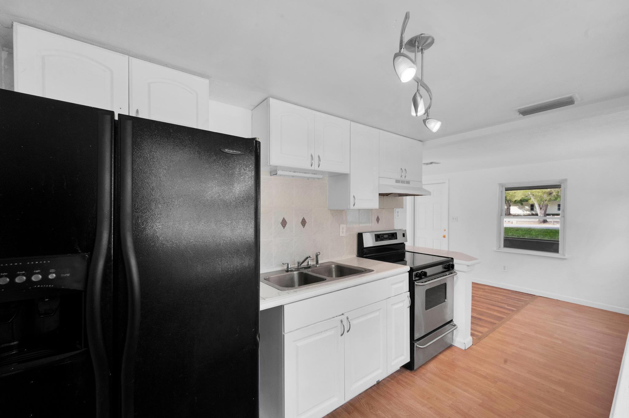 PINE VISTA - Residential Lease