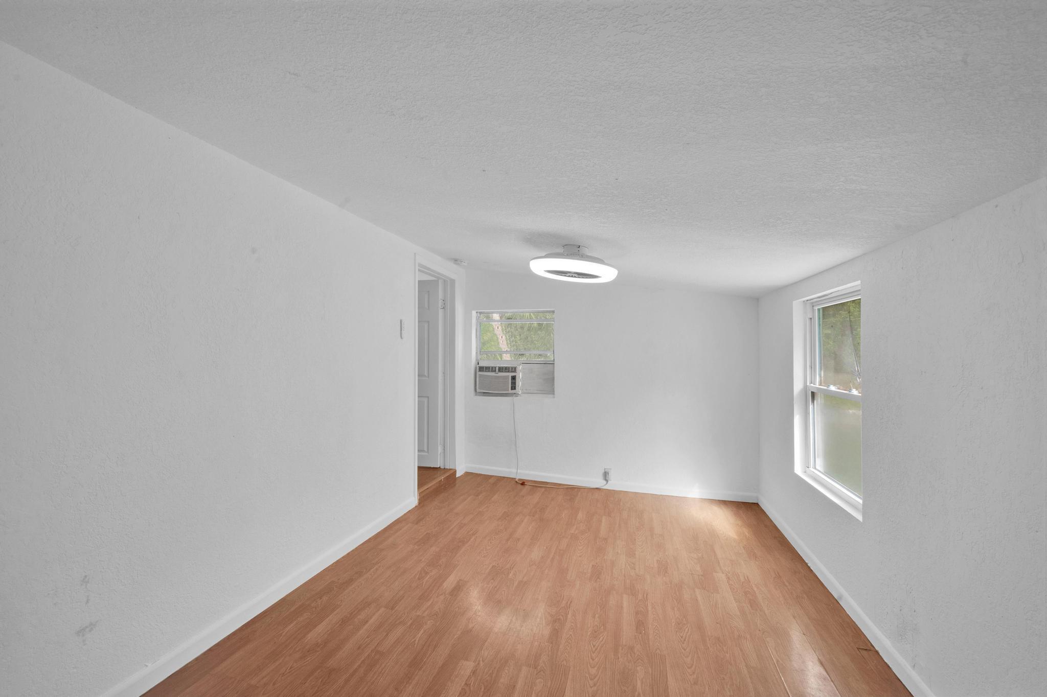 PINE VISTA - Residential Lease