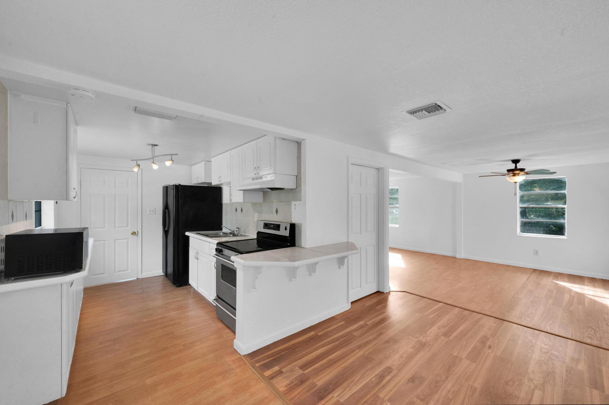 PINE VISTA - Residential Lease