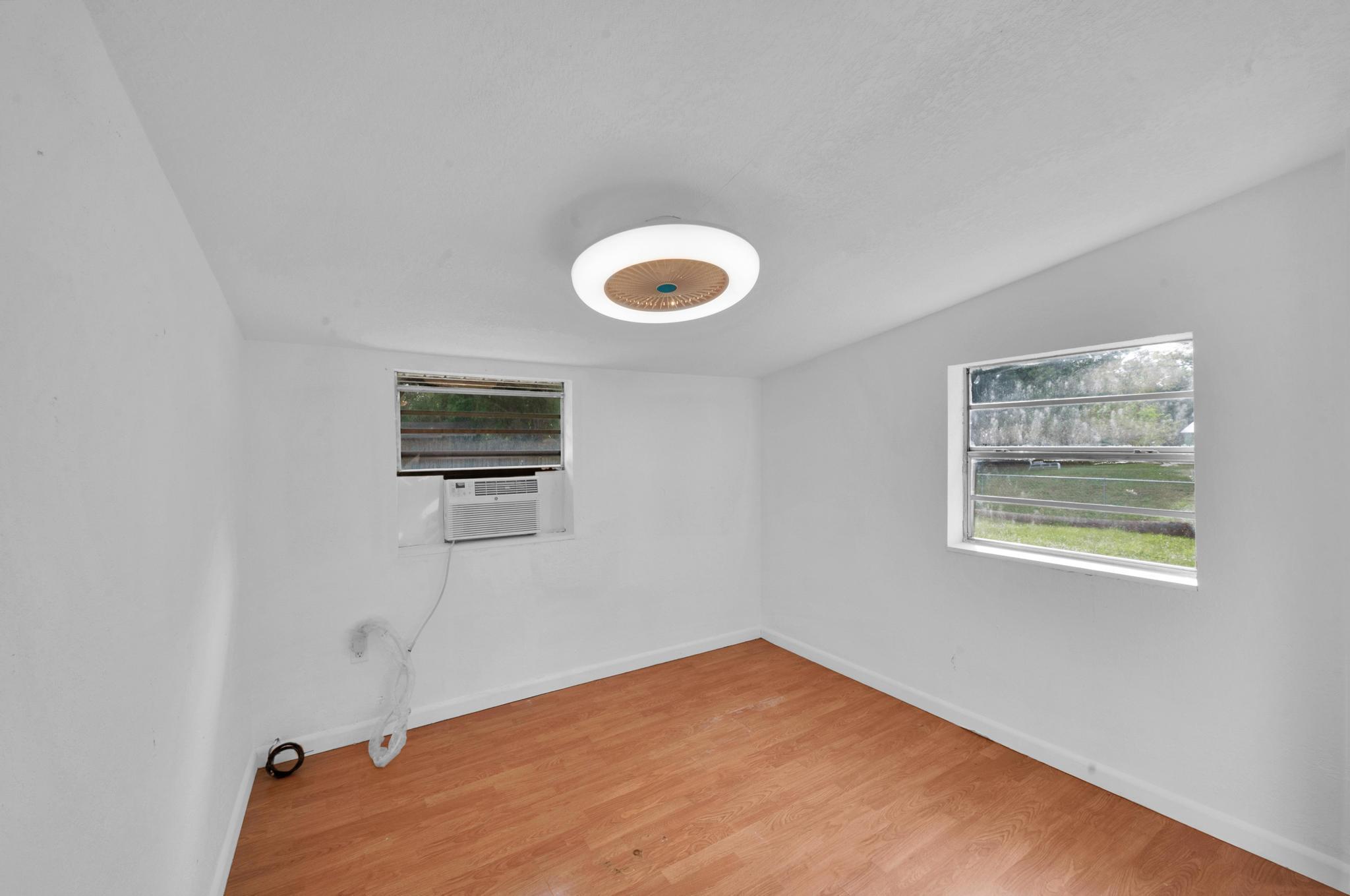 PINE VISTA - Residential Lease