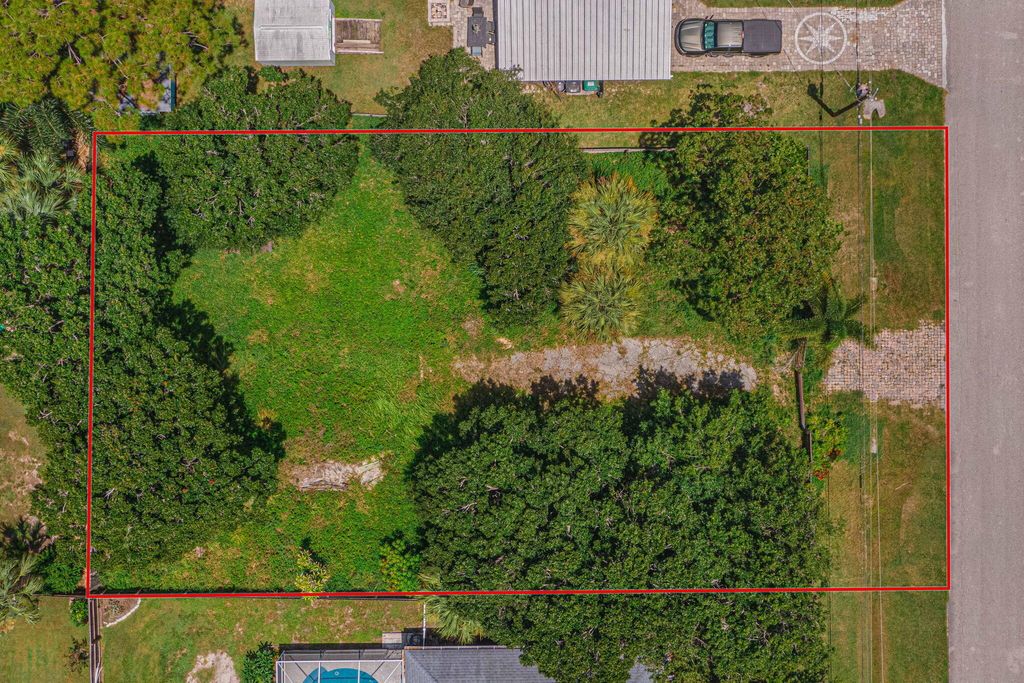 Photo of 5207 Hickory Drive, Fort Pierce, FL 34982 (MLS # R11007534)