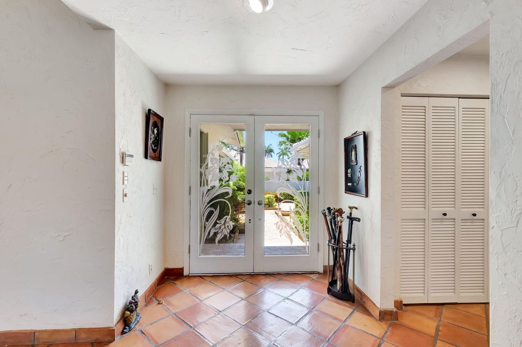 Photo of 39 Northwoods Lane, Boynton Beach, FL 33436 (MLS # R11005617)