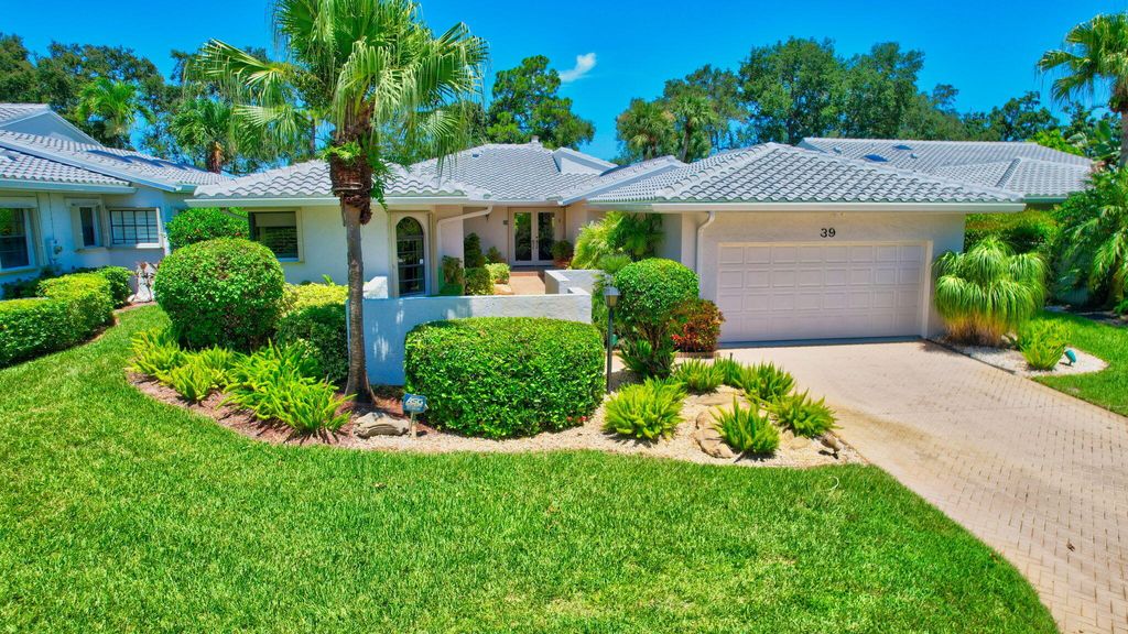 Photo of 39 Northwoods Lane, Boynton Beach, FL 33436 (MLS # R11005617)