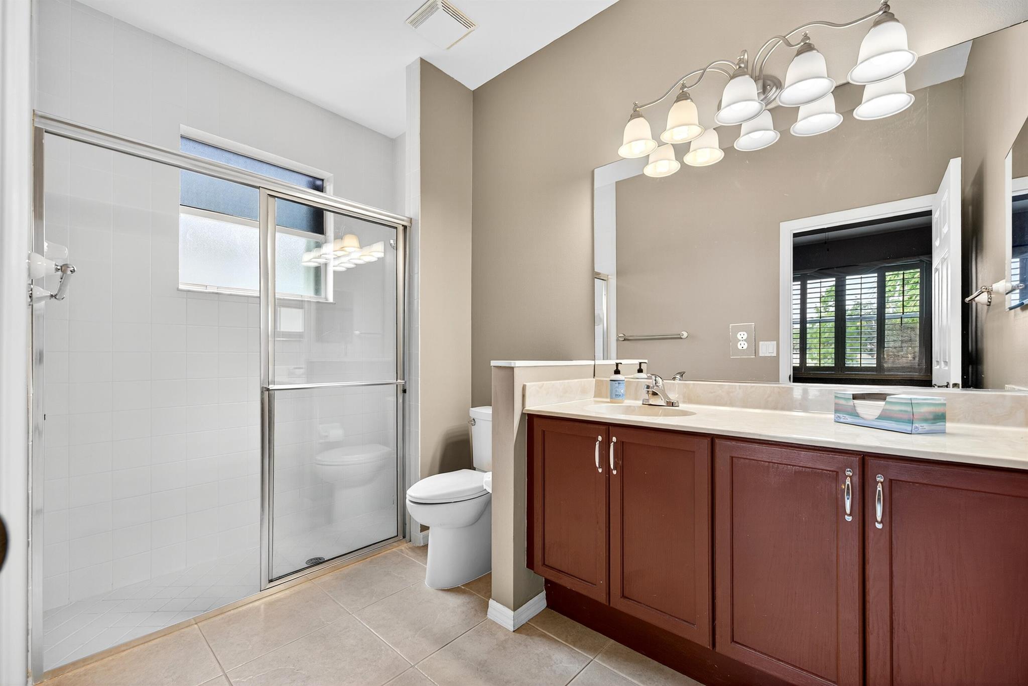 LAKEFOREST POINTE - Residential