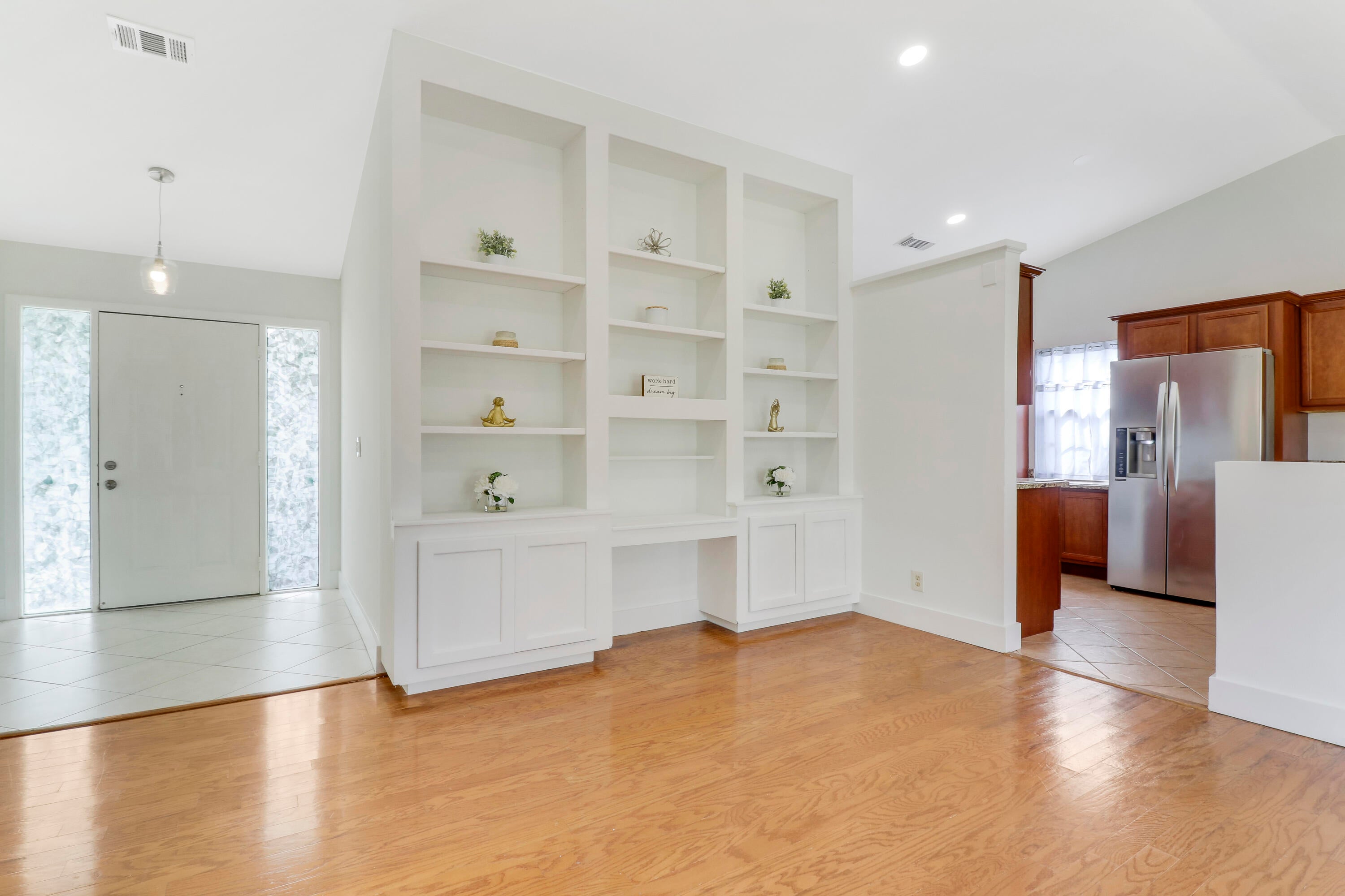 107 GREENBRIAR Drive