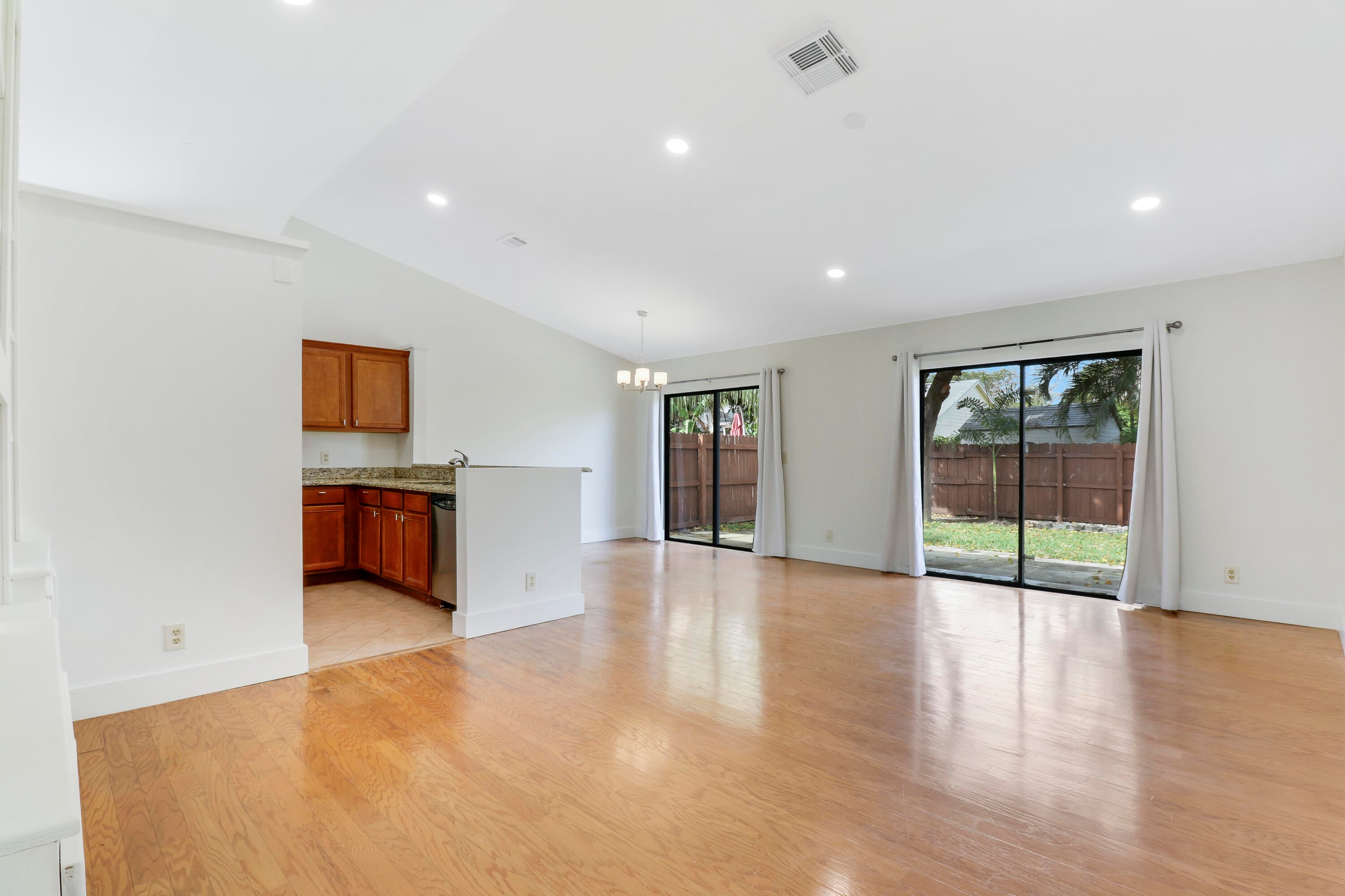 107 GREENBRIAR Drive