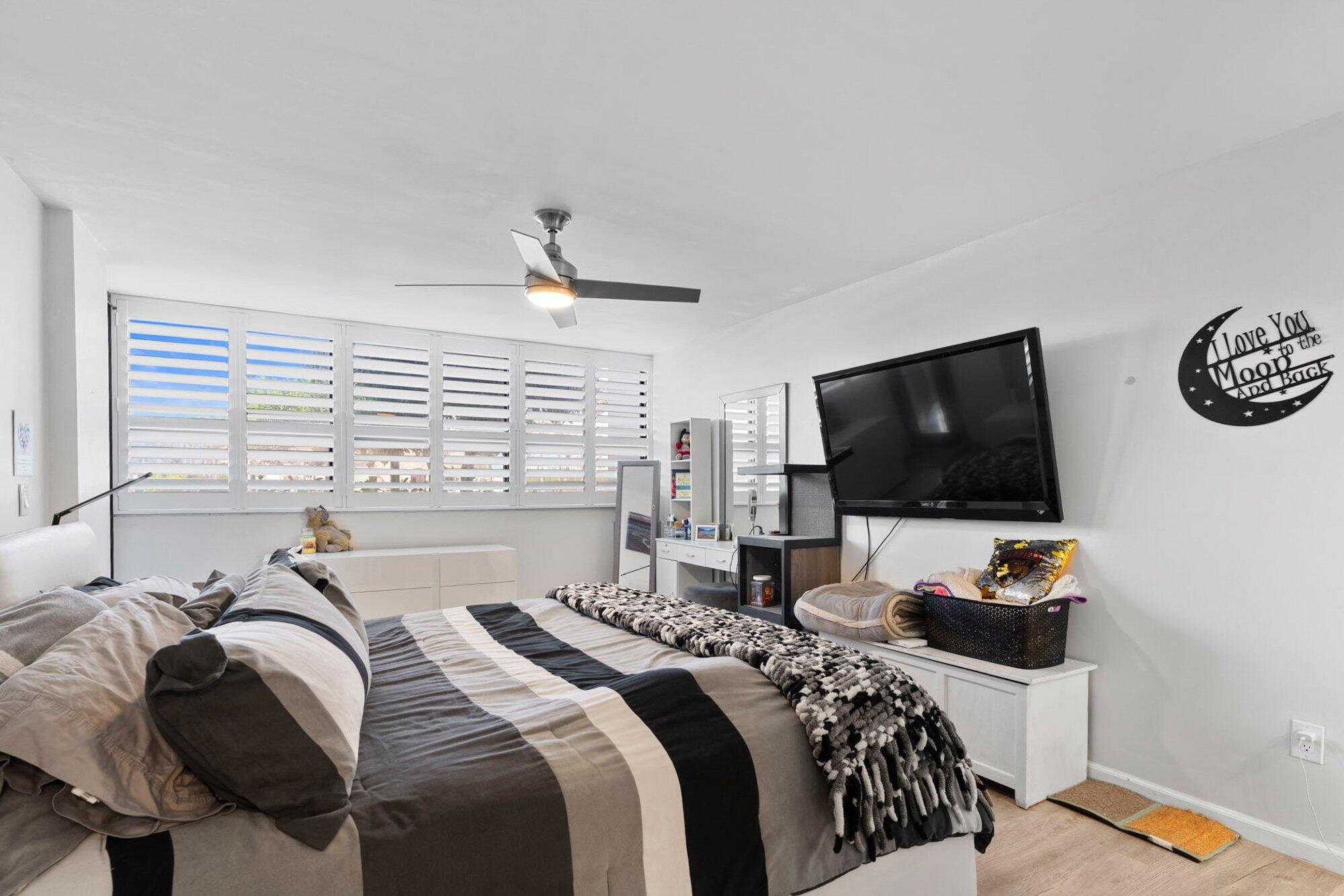 899 Jeffery Street 112