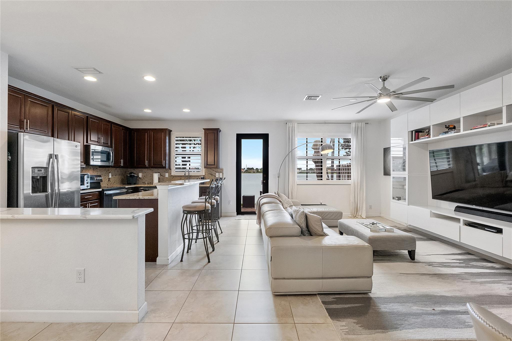 9585 Town Parc Cir N