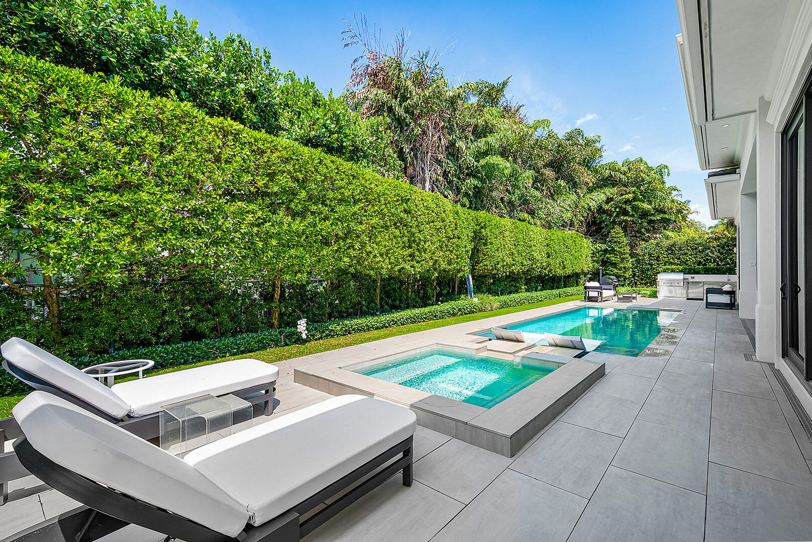 ROYAL PALM YACHT & COUNTRY CLUB - Residential