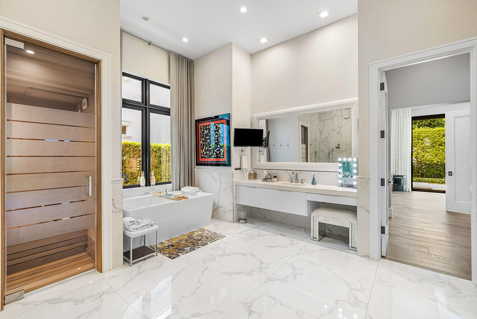 ROYAL PALM YACHT & COUNTRY CLUB - Residential