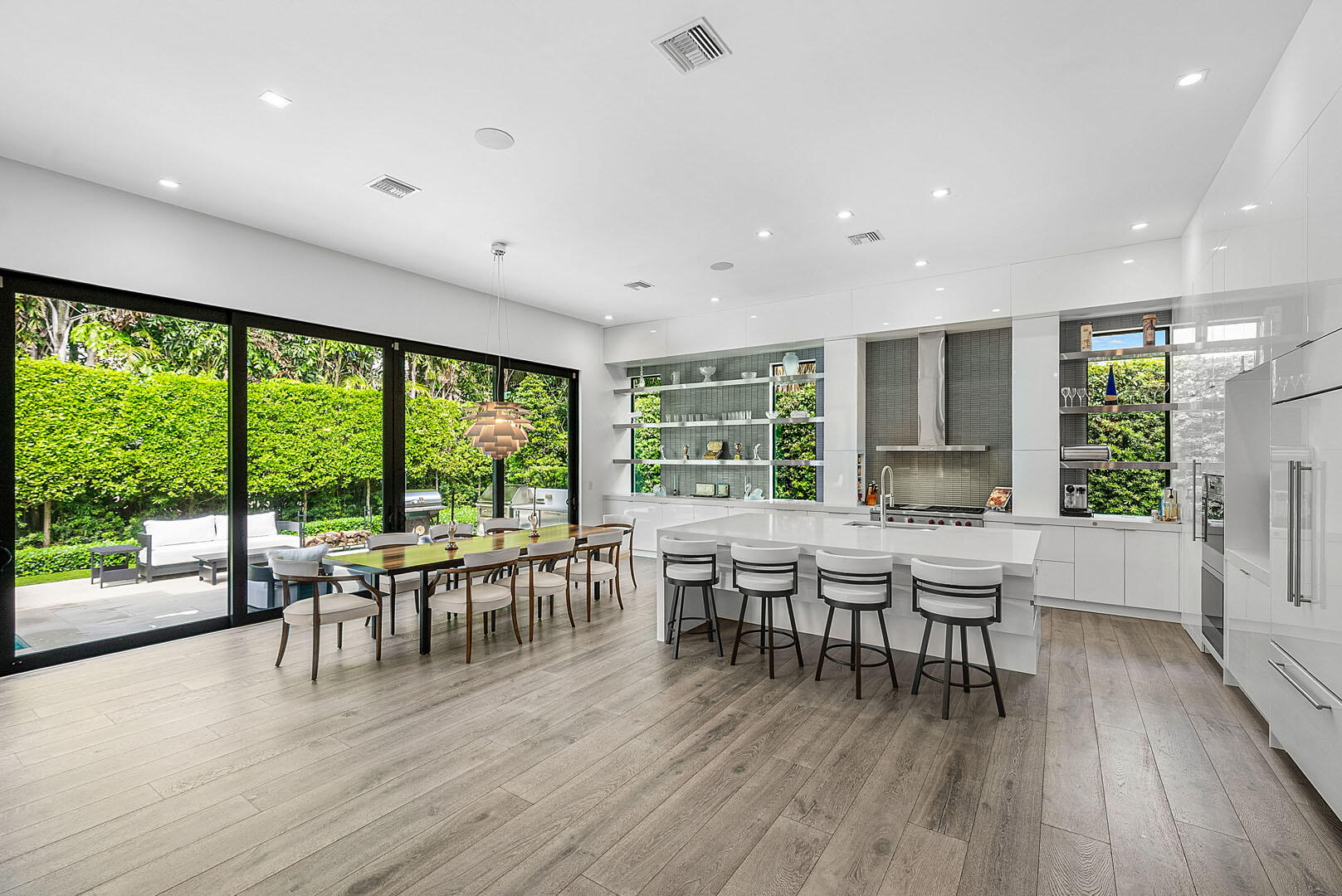 ROYAL PALM YACHT & COUNTRY CLUB - Residential