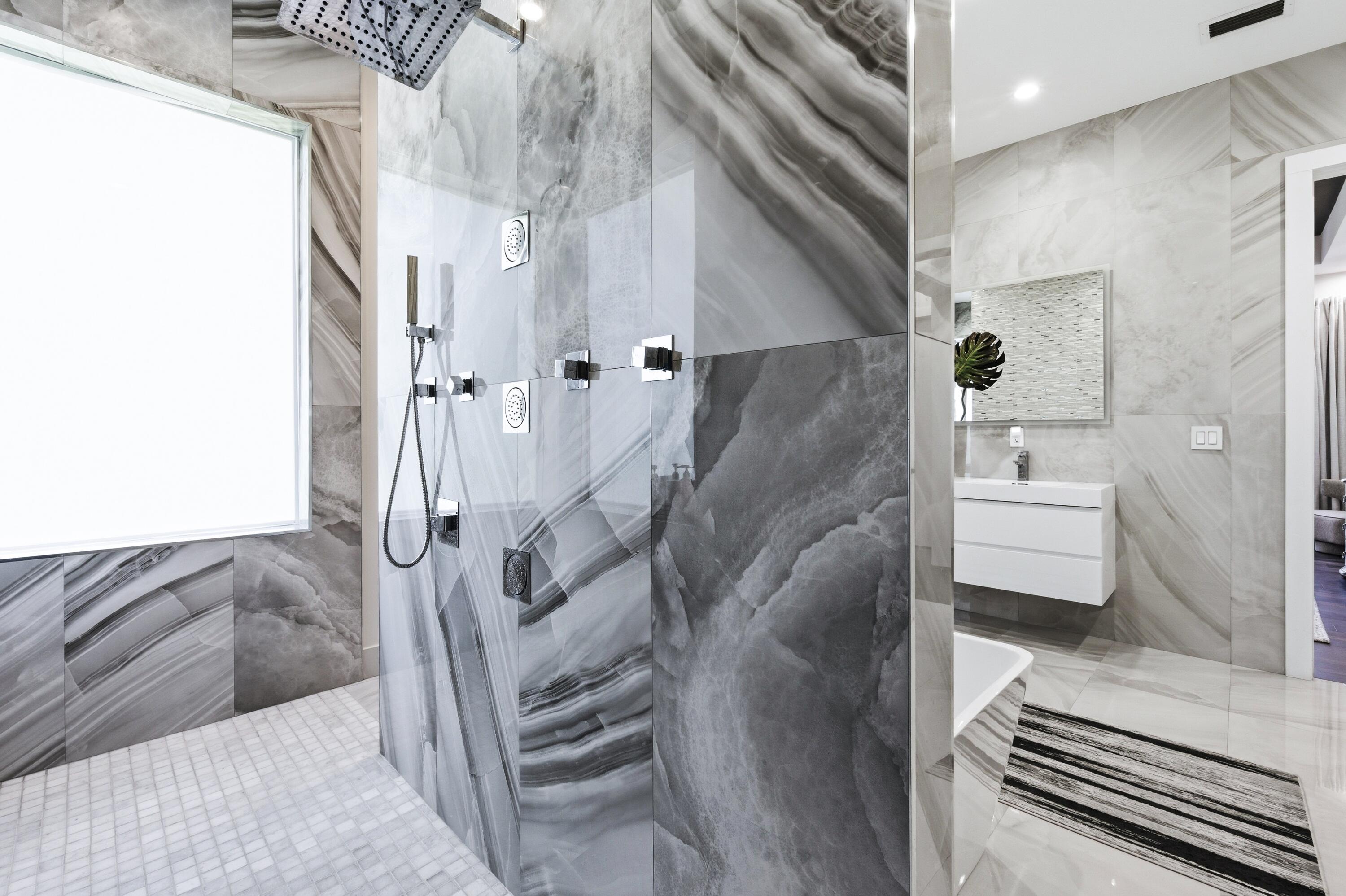 ISLAND COUNTRY ESTATES - Residential