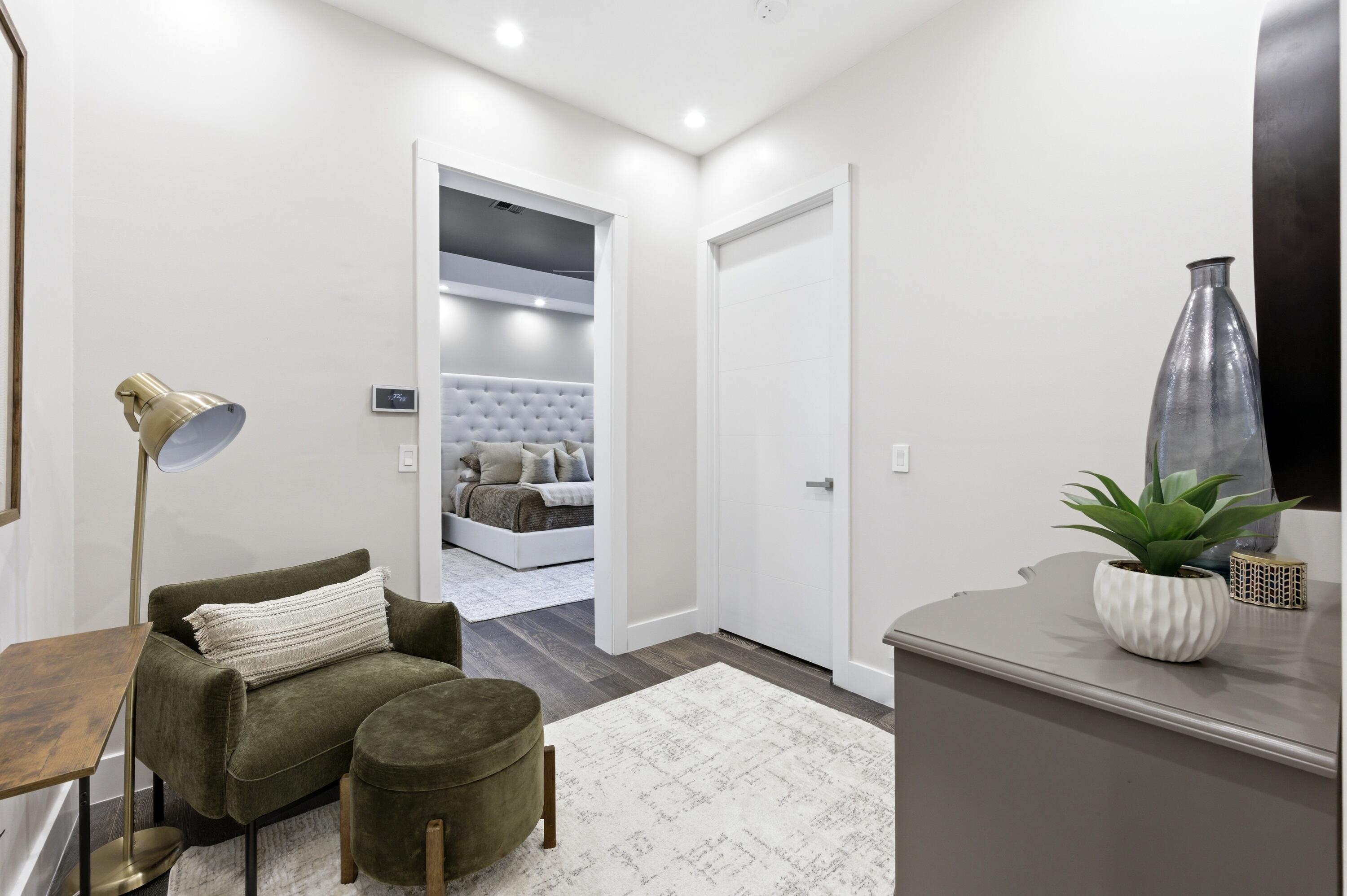 ISLAND COUNTRY ESTATES - Residential