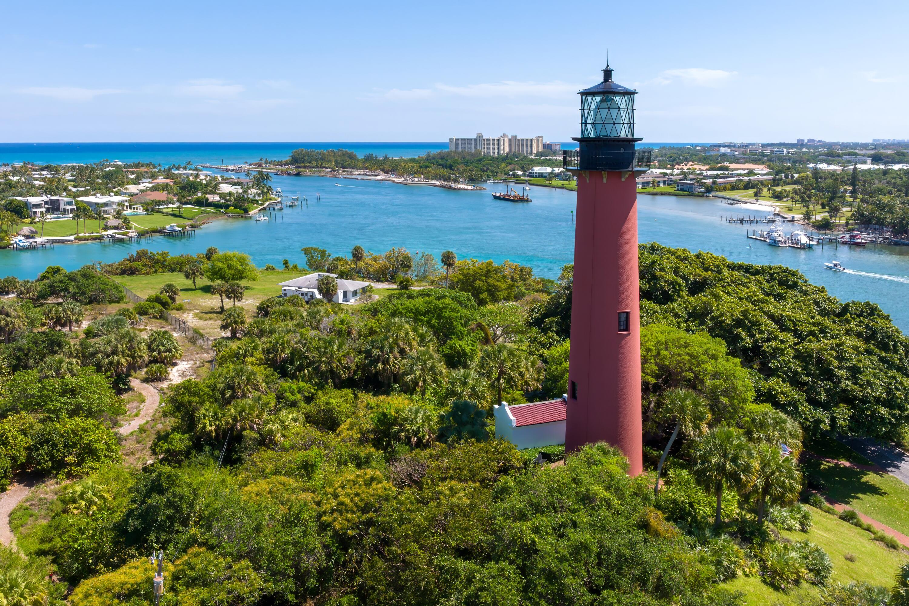 ISLAND COUNTRY ESTATES - Residential