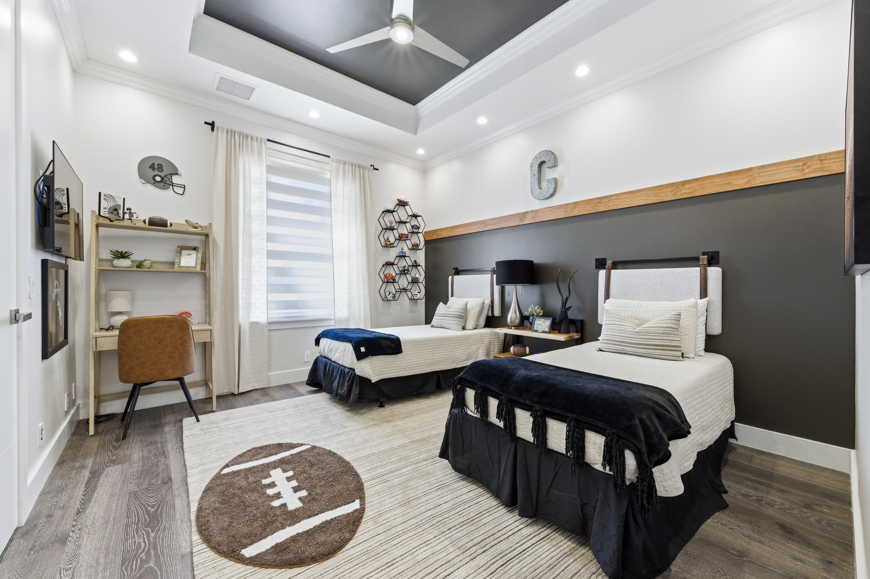 ISLAND COUNTRY ESTATES - Residential