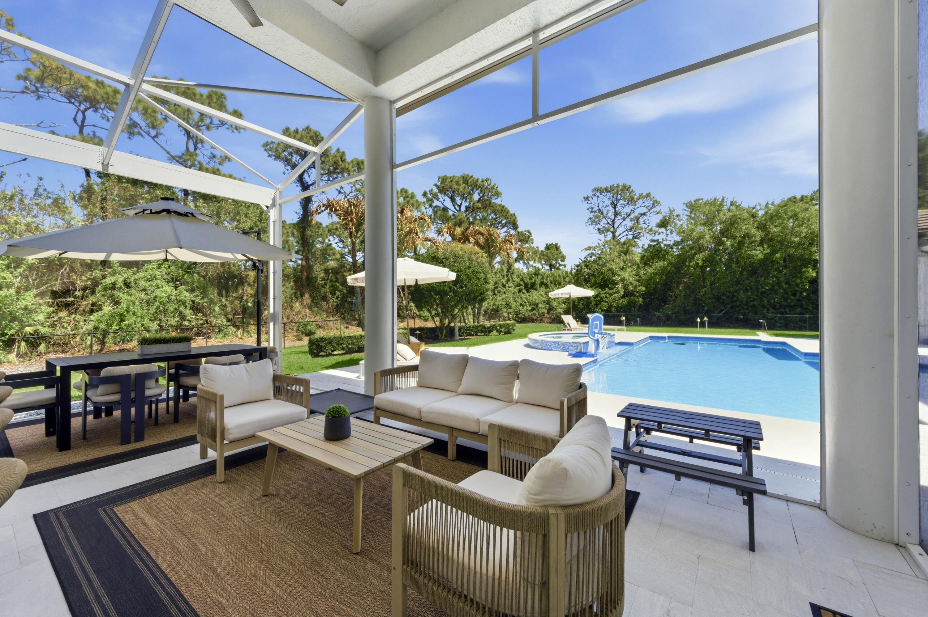 ISLAND COUNTRY ESTATES - Residential