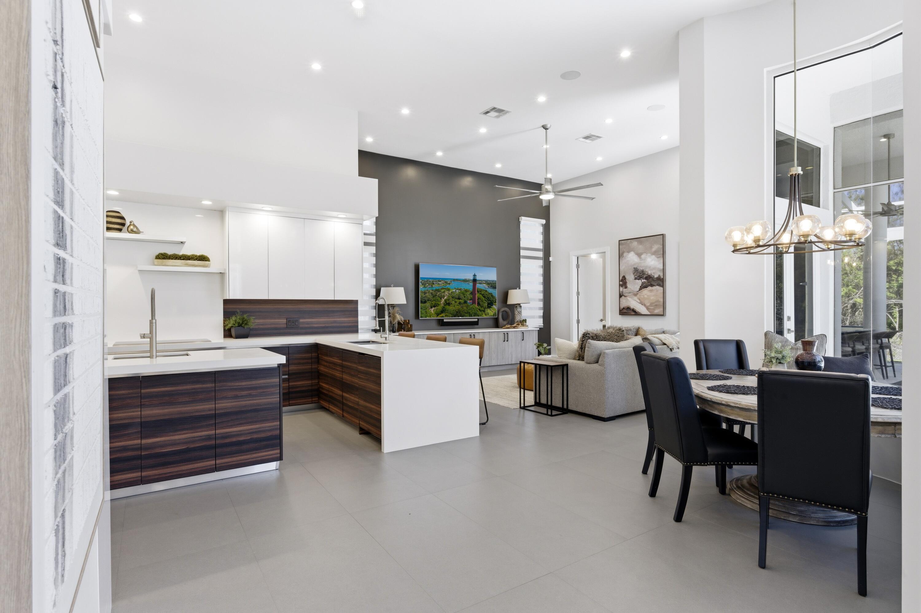 ISLAND COUNTRY ESTATES - Residential