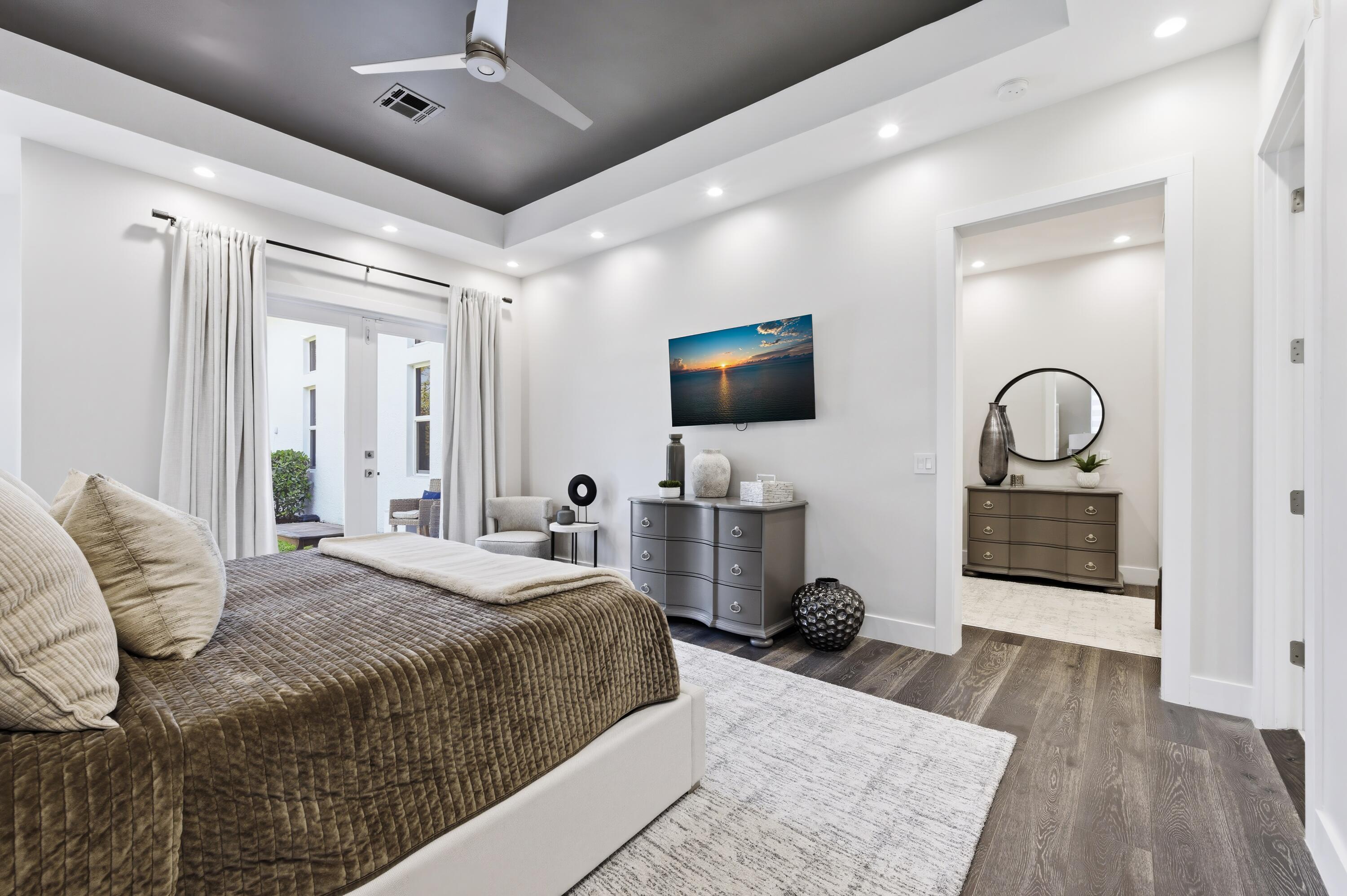 ISLAND COUNTRY ESTATES - Residential