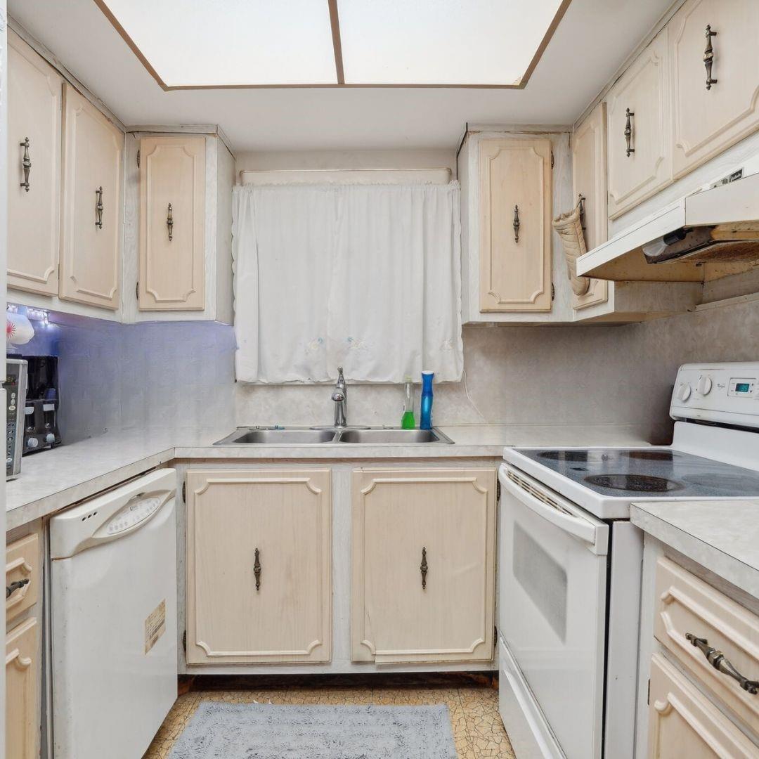 CORAL PINE CONDO 1 - Residential