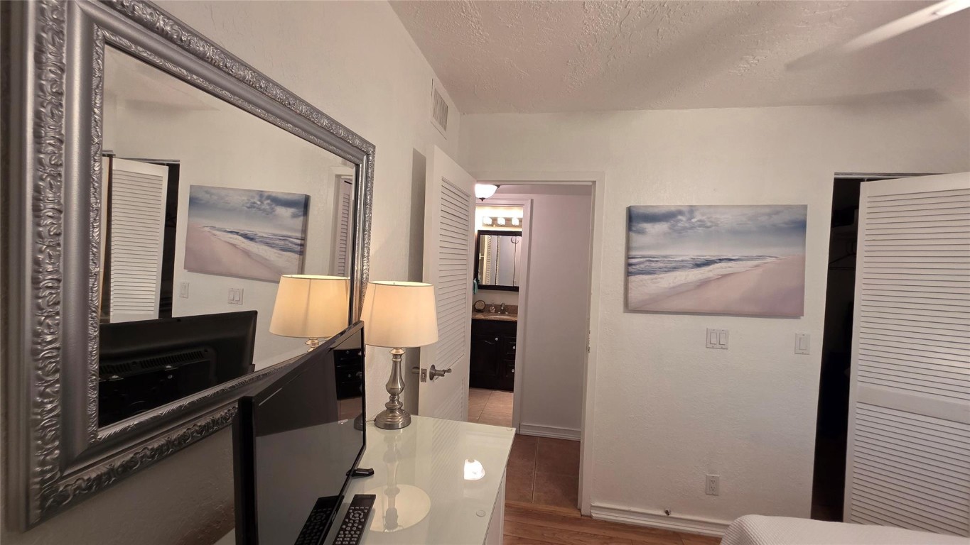 SOMERSET - Residential