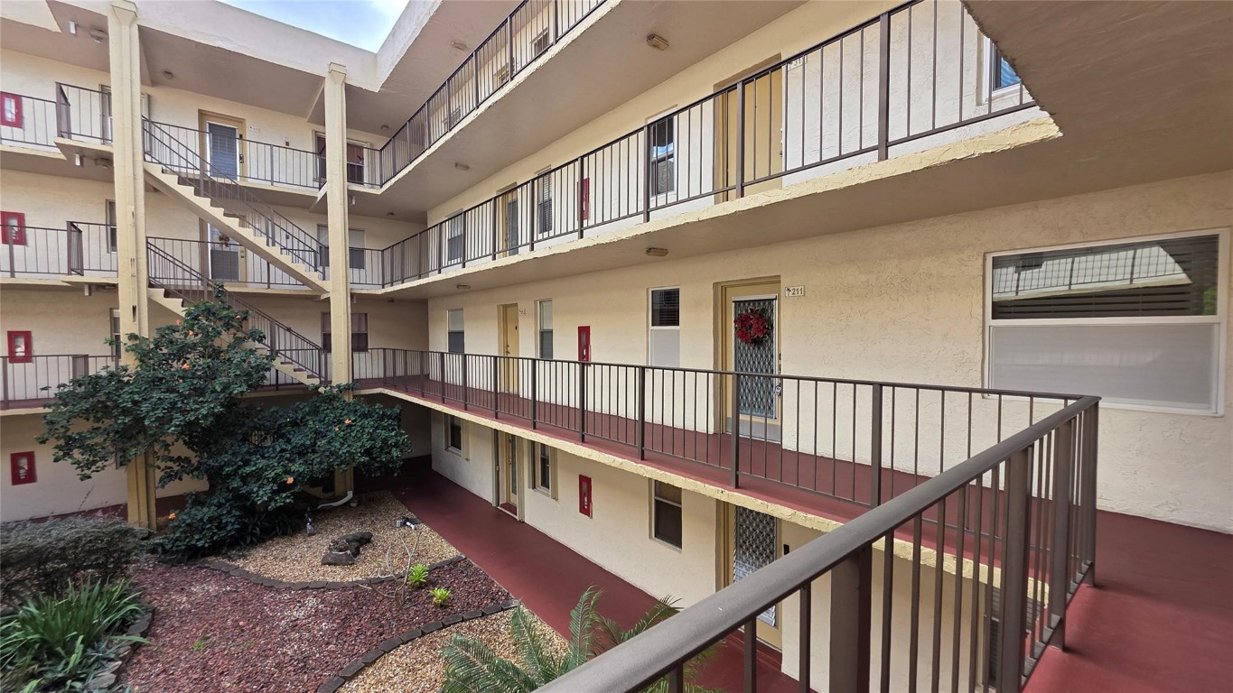 SOMERSET - Residential