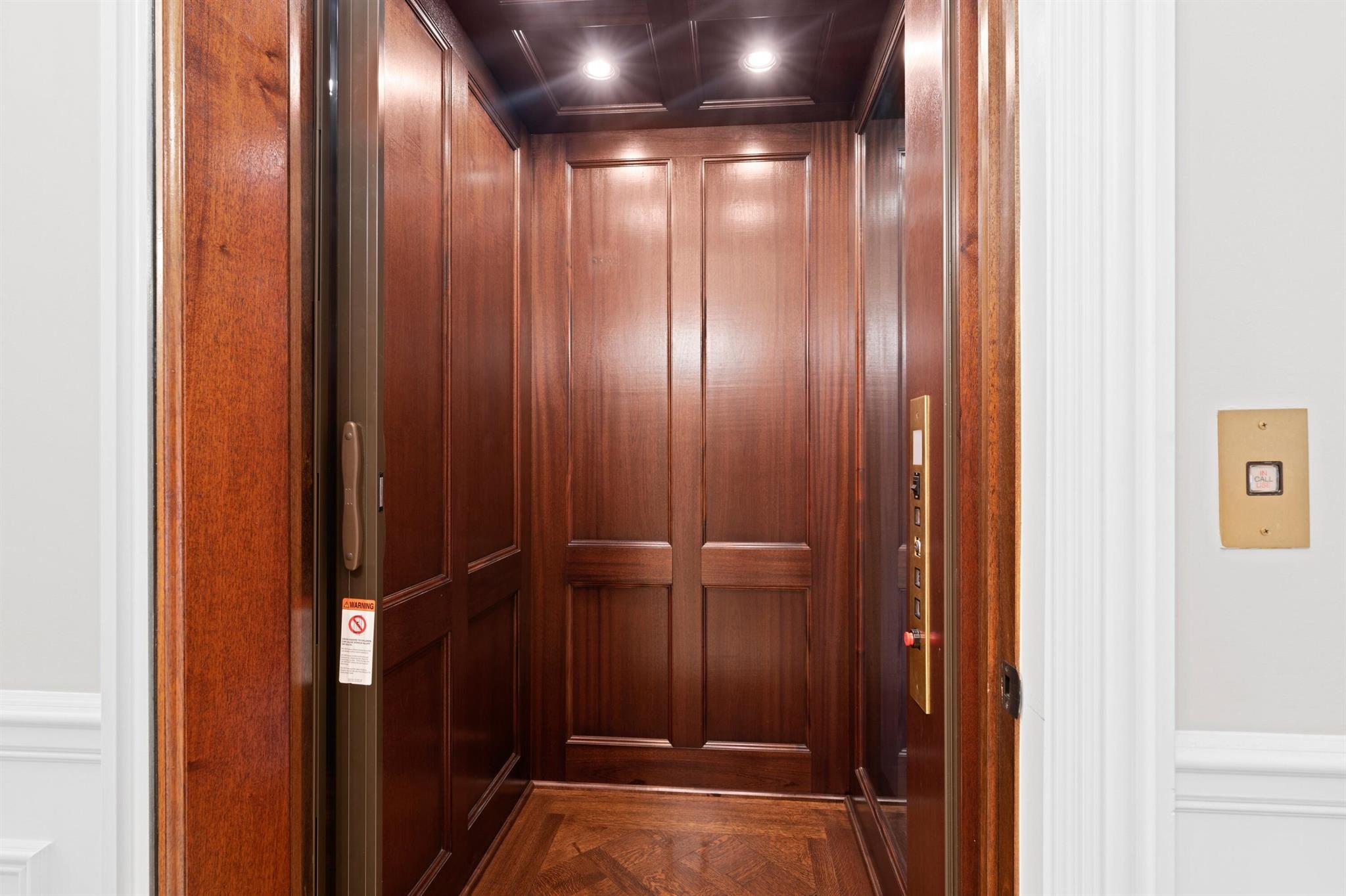 Royal Palm Yacht & Countr - Residential