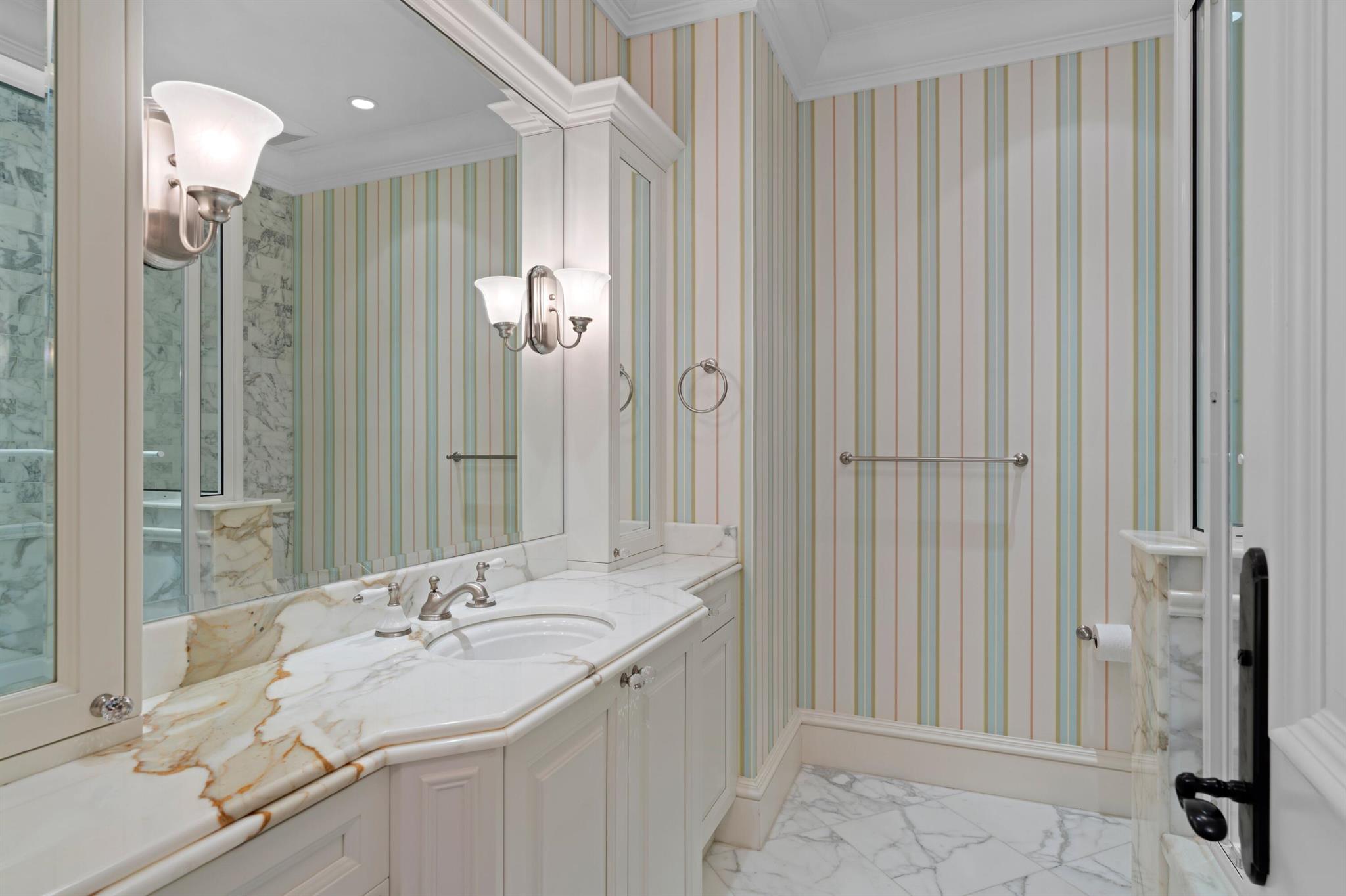 Royal Palm Yacht & Countr - Residential