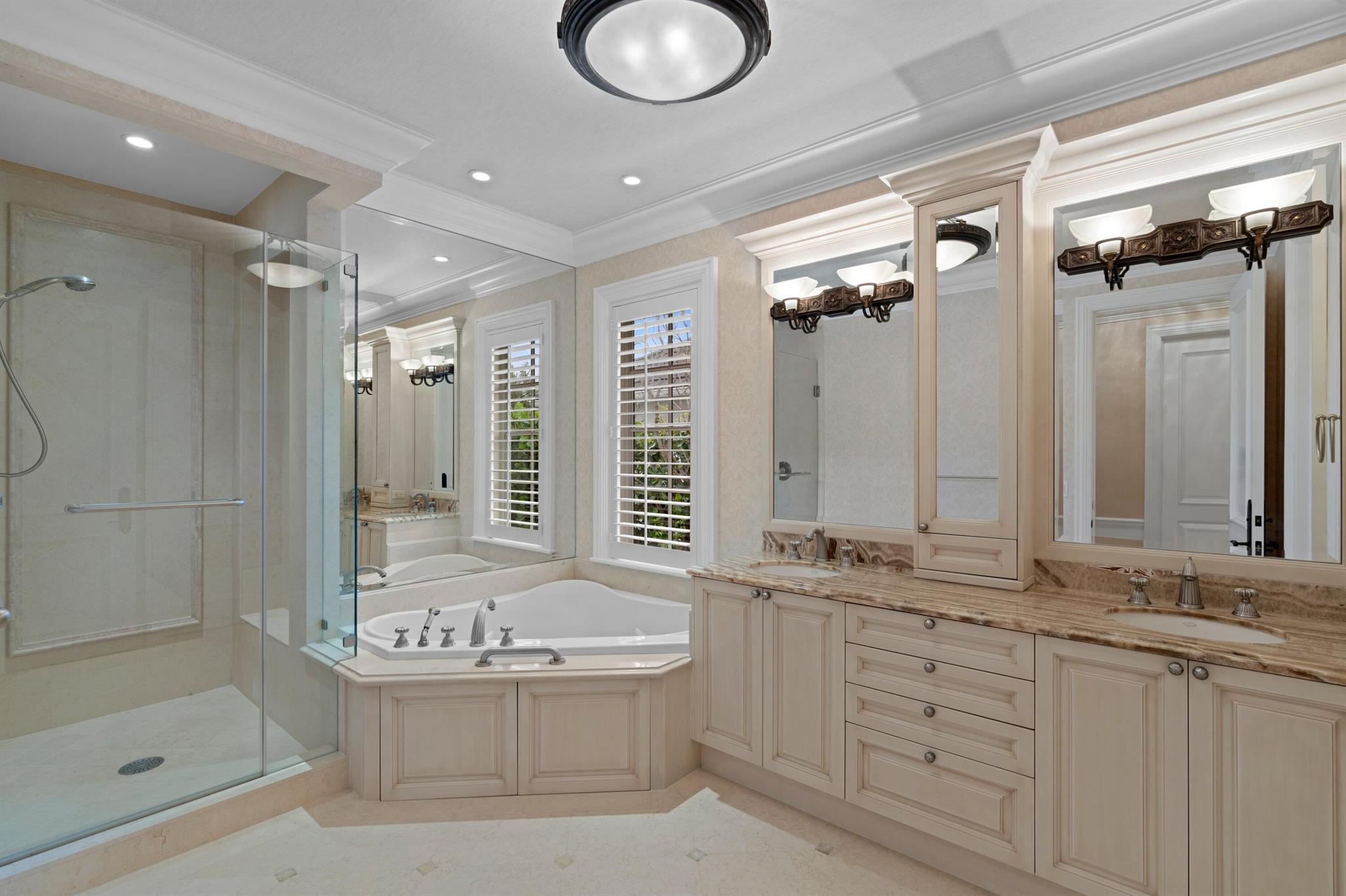 Royal Palm Yacht & Countr - Residential