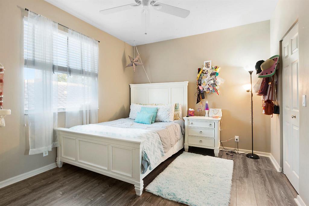 VILLAGES OF WINDSOR 2 / ISOLA BELLA ESTATES - Residential