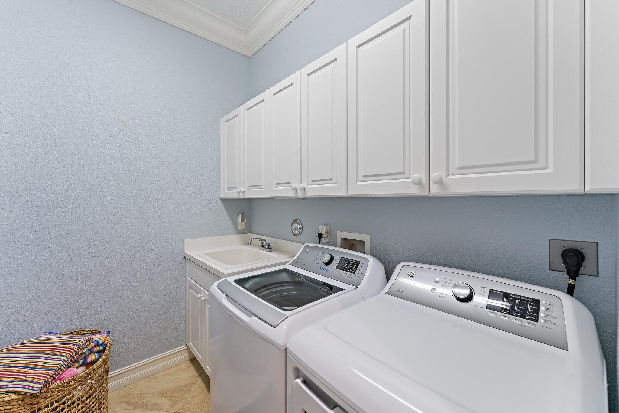 DOCKSIDE AT JUPITER HARBOUR - Residential