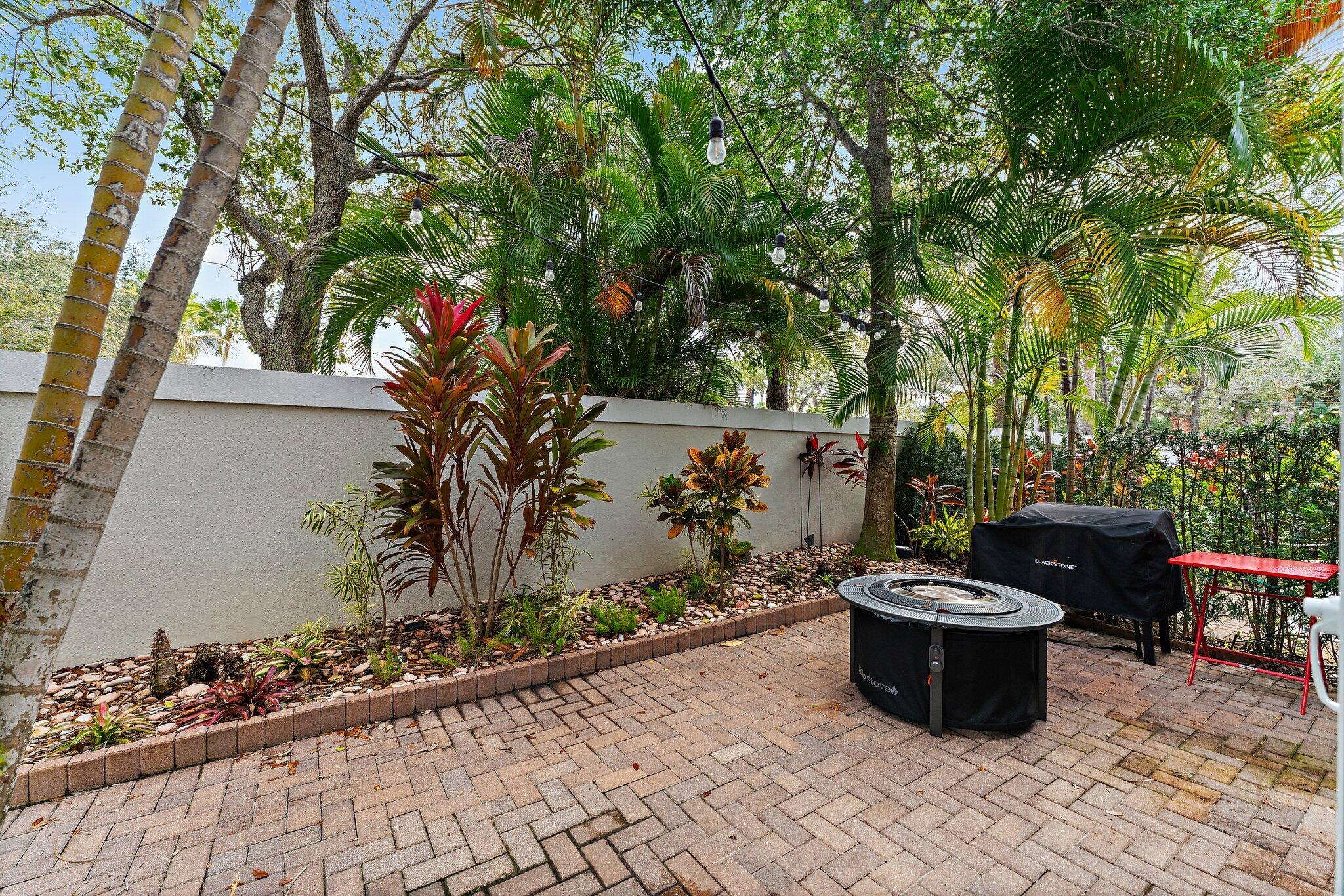 DOCKSIDE AT JUPITER HARBOUR - Residential