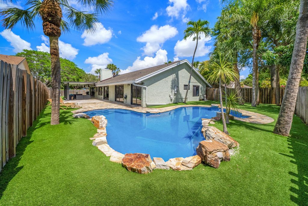 Photo of 1061 Bayberry Point Drive, Plantation, FL 33324 (MLS # B26013088)