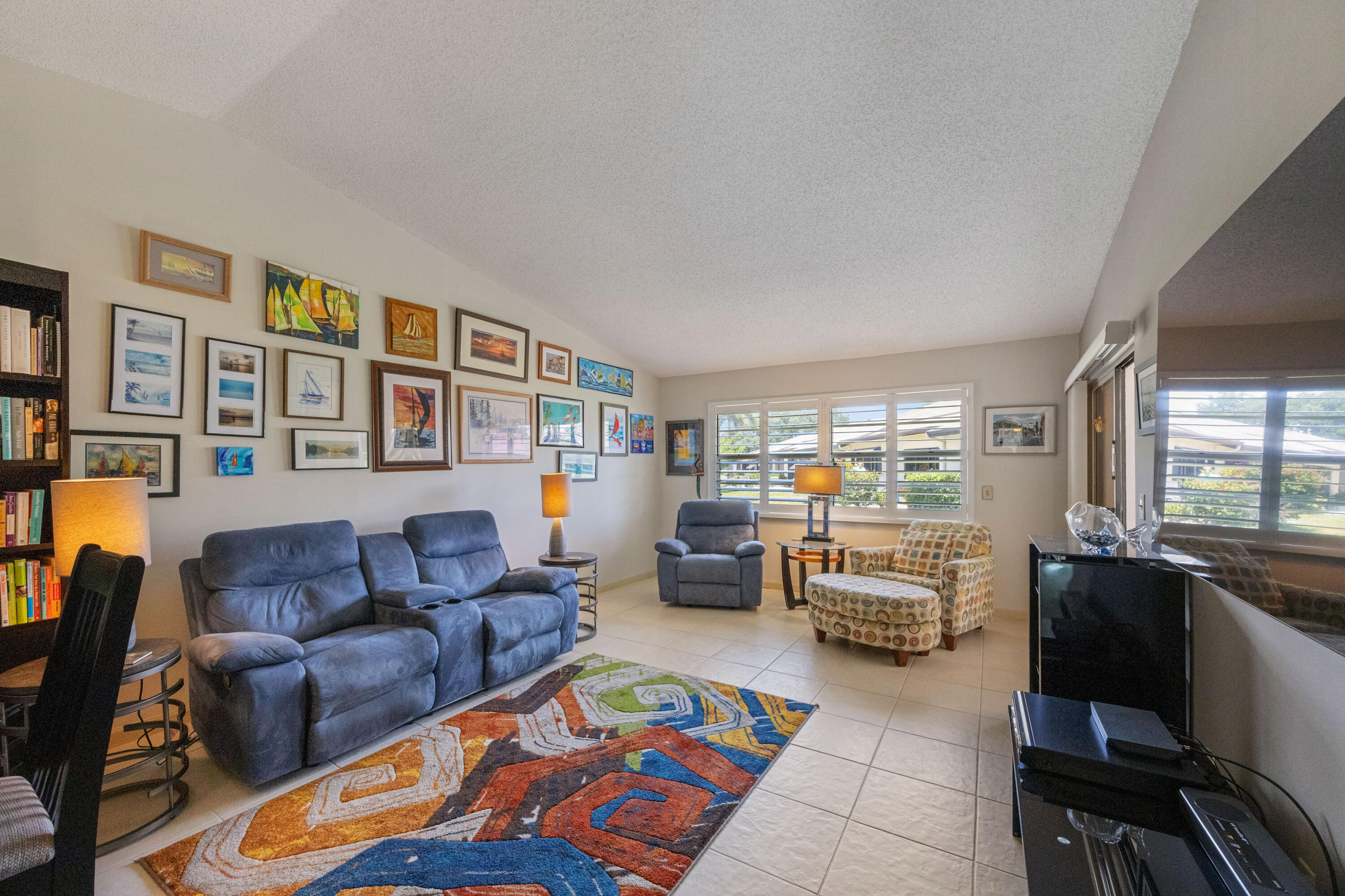 RIDGEPOINTE WOODS VILLAS - Residential