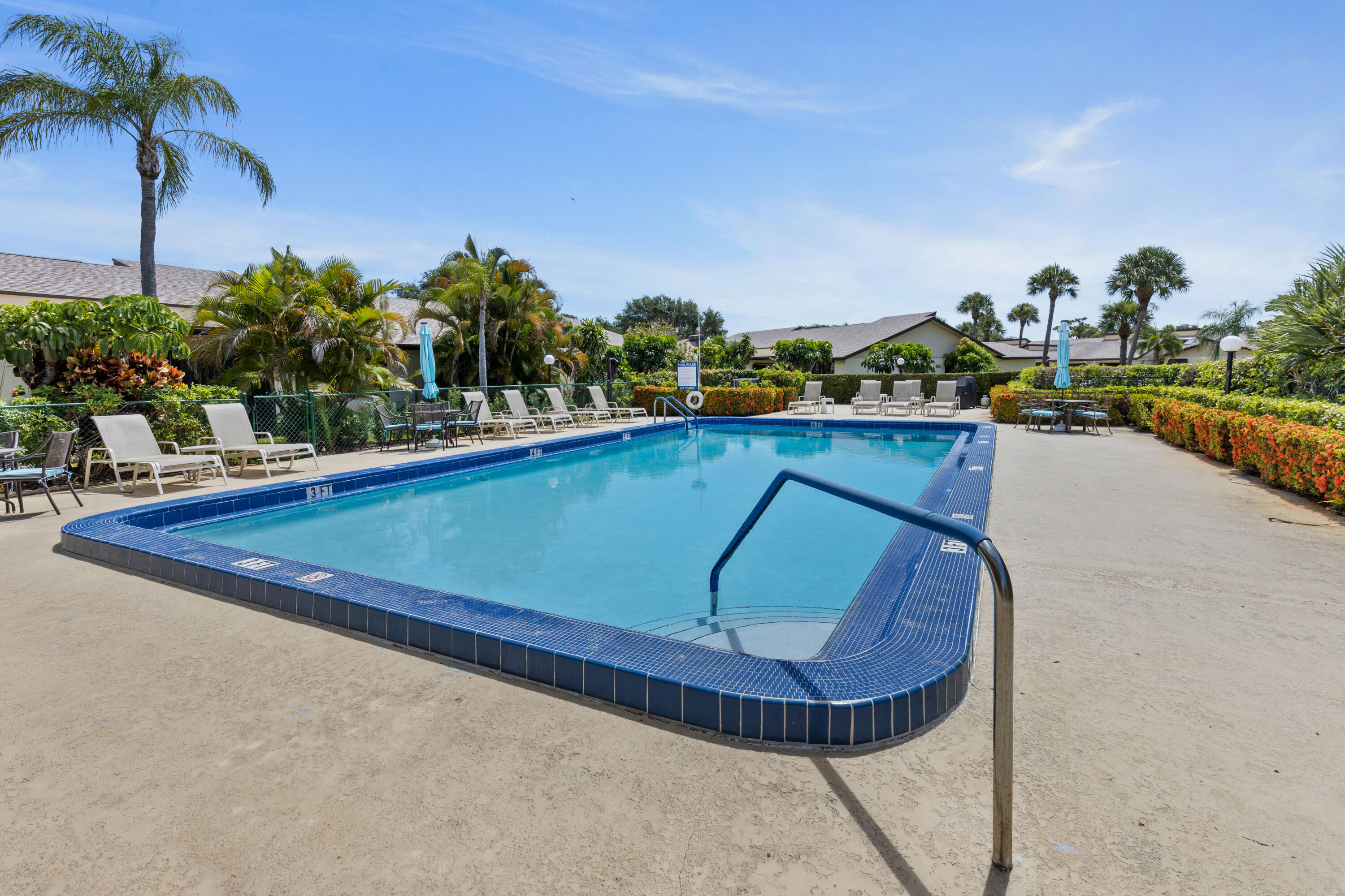 RIDGEPOINTE WOODS VILLAS - Residential